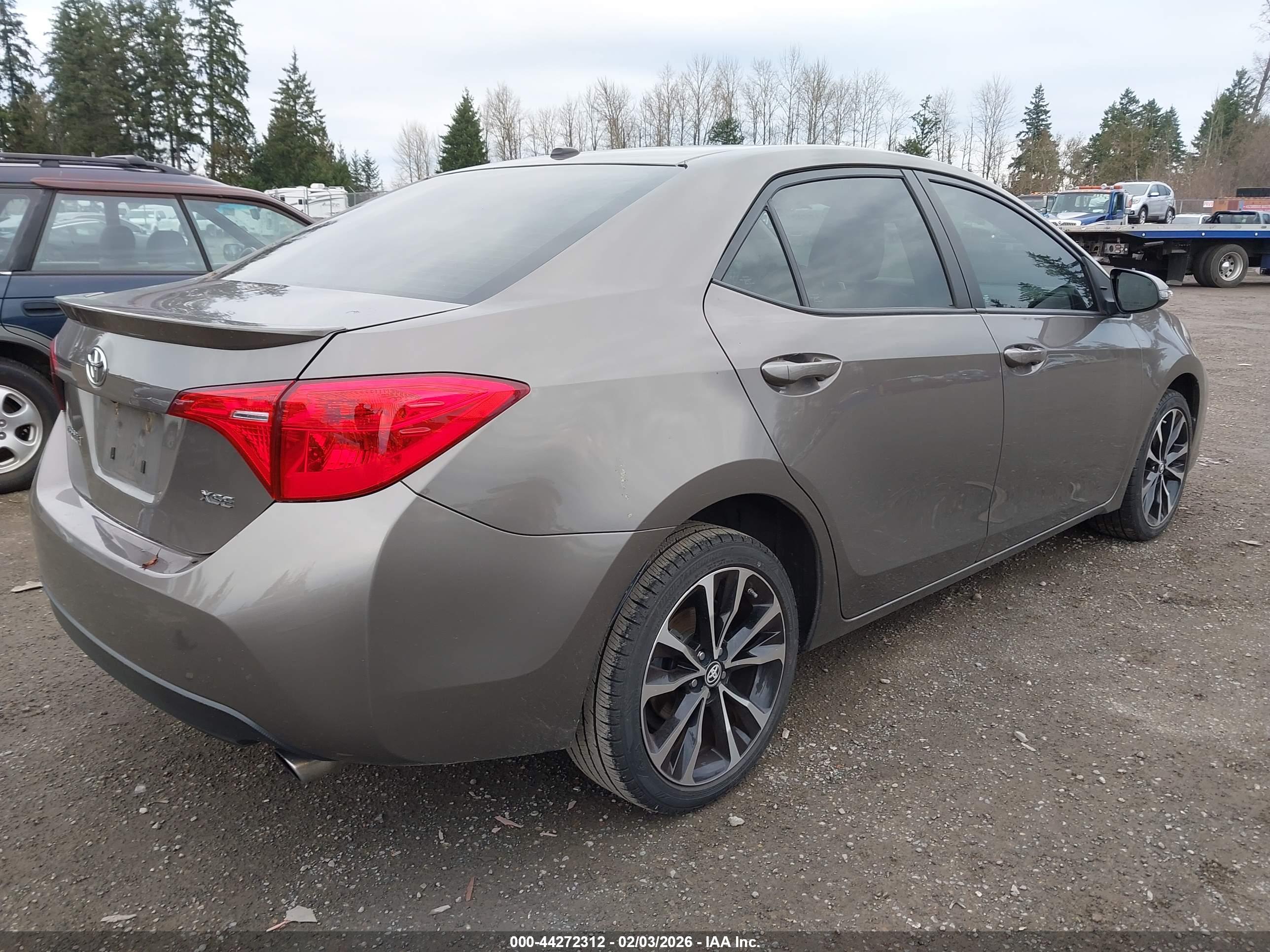 TOYOTA COROLLA image 4