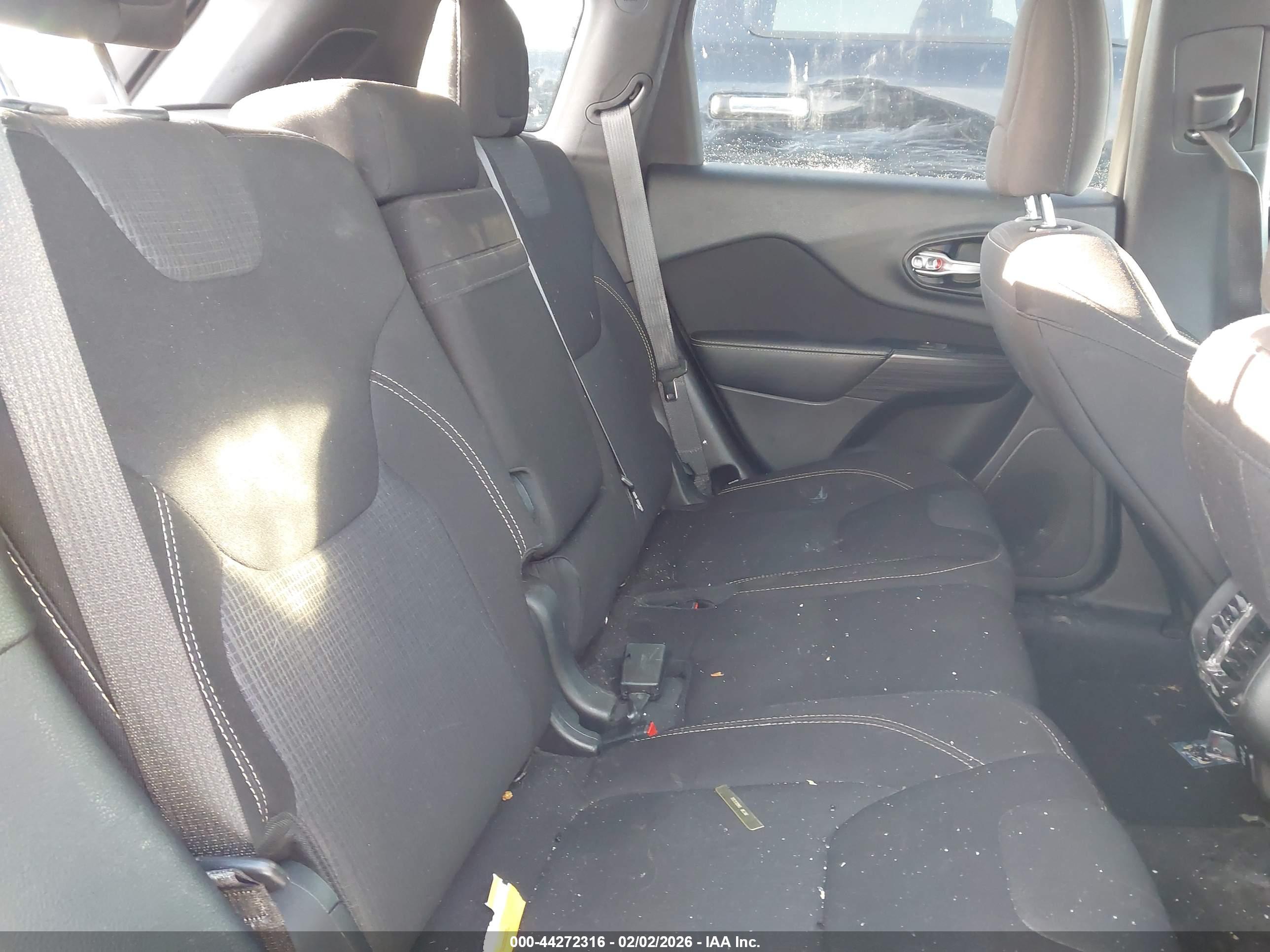 JEEP CHEROKEE image 8