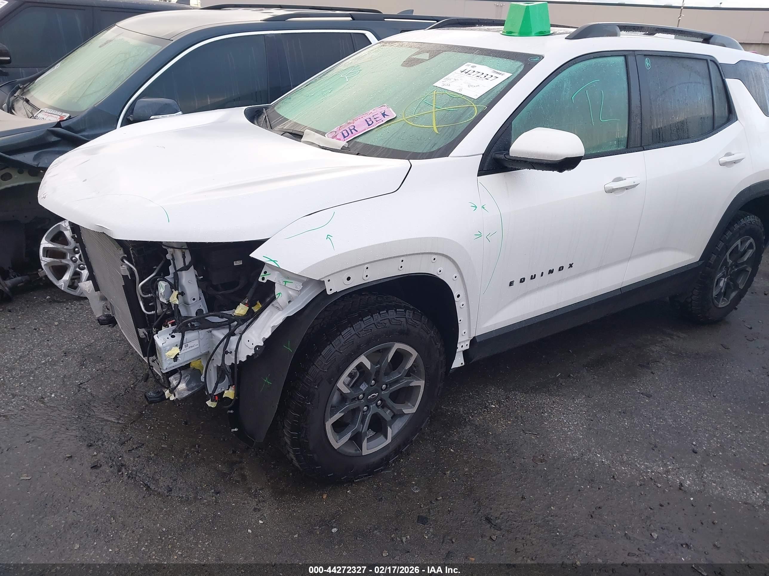 CHEVROLET EQUINOX image 2