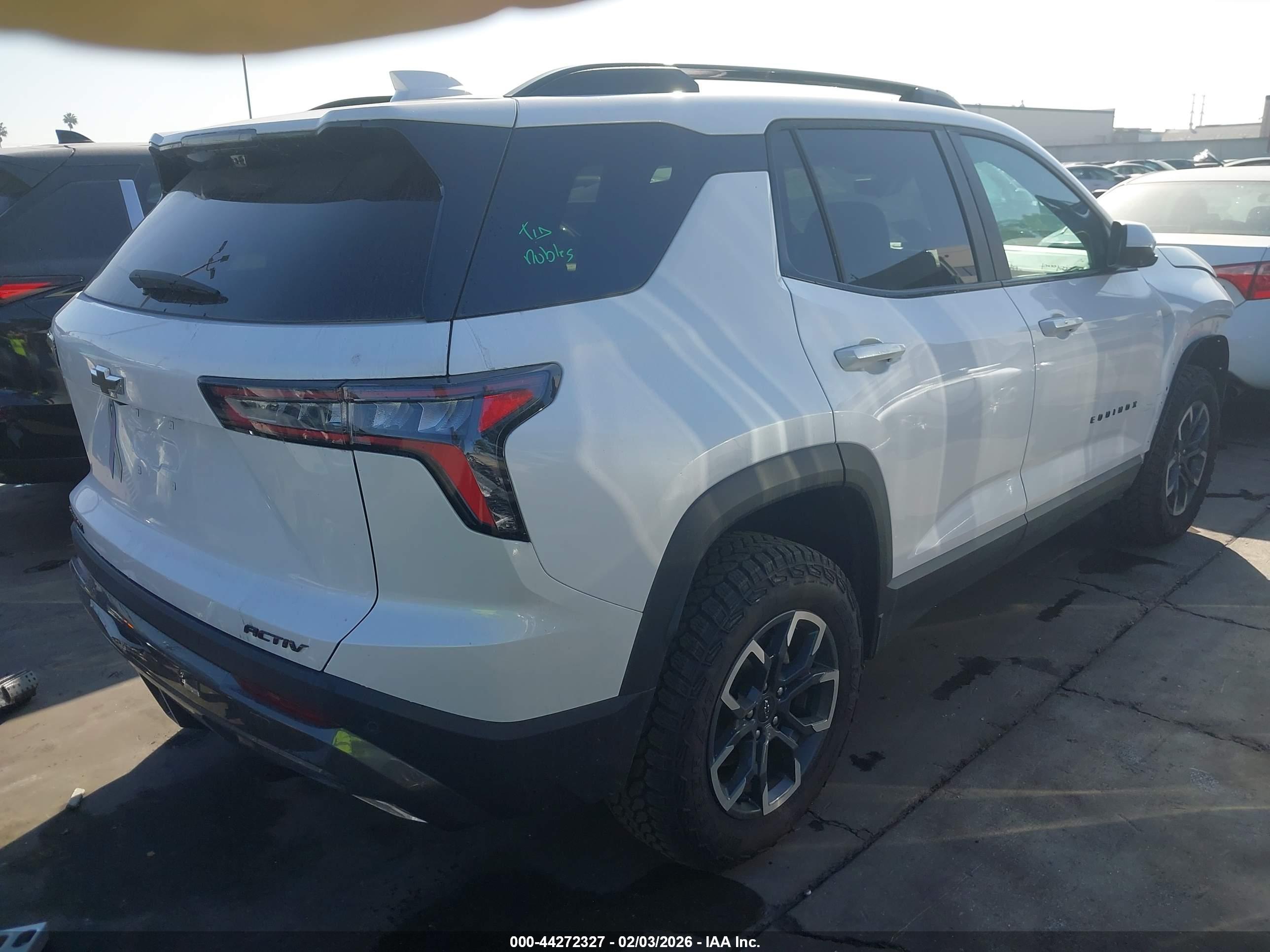 CHEVROLET EQUINOX image 4