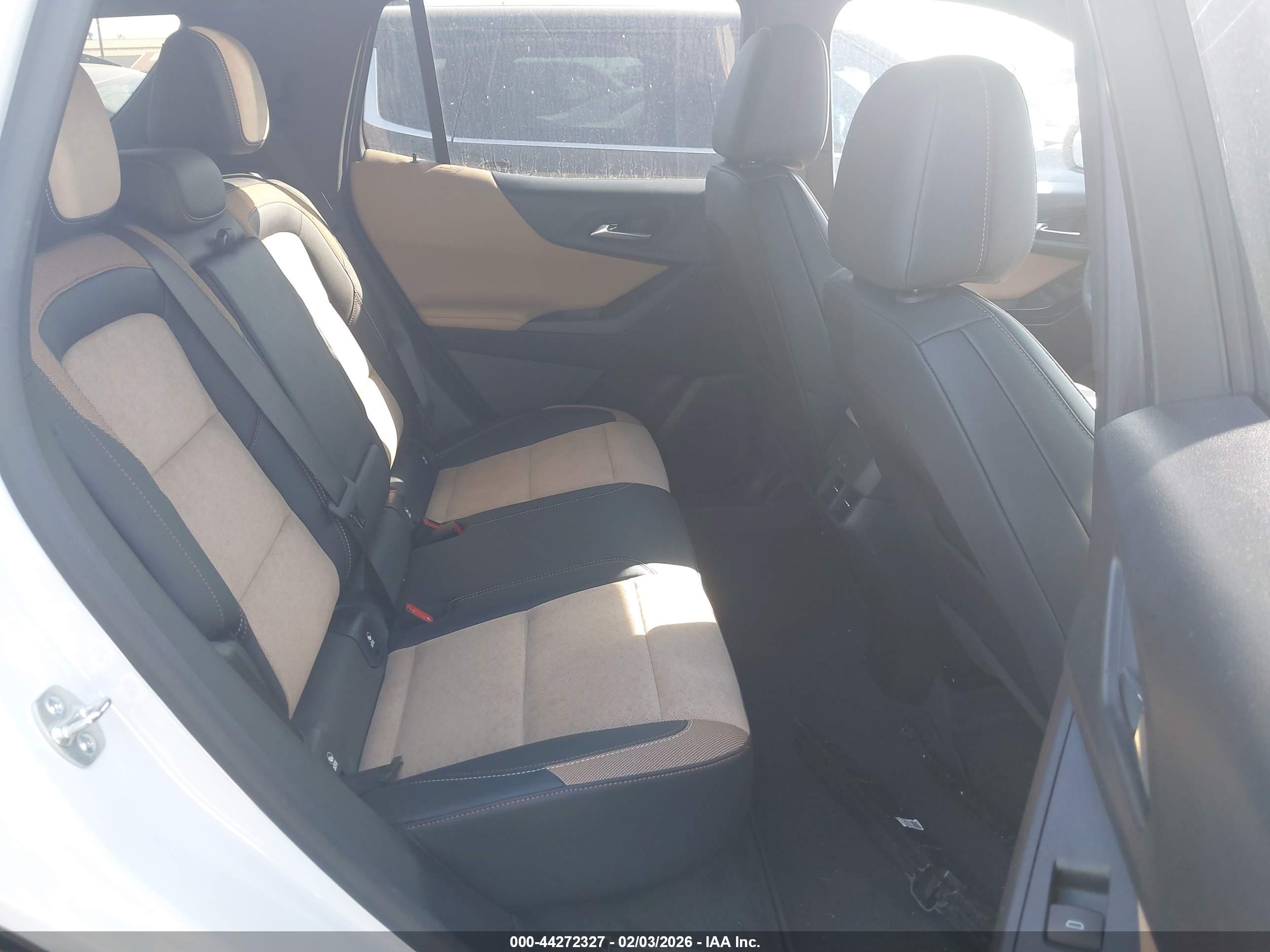 CHEVROLET EQUINOX image 8