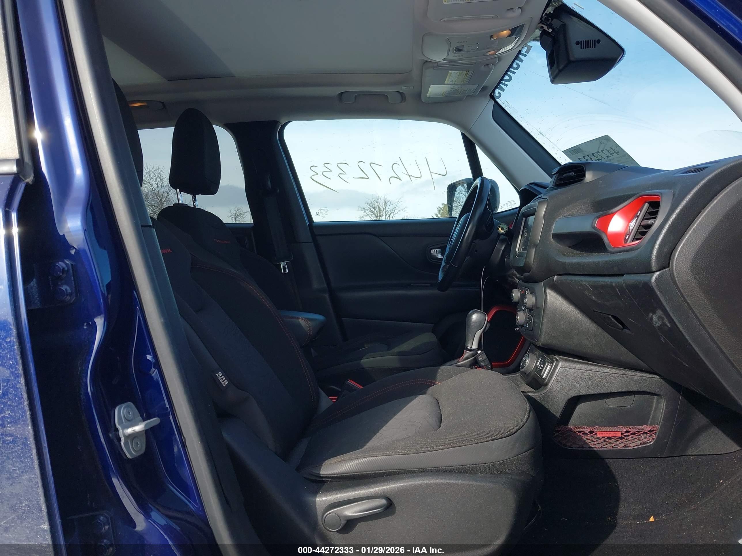 JEEP RENEGADE image 5