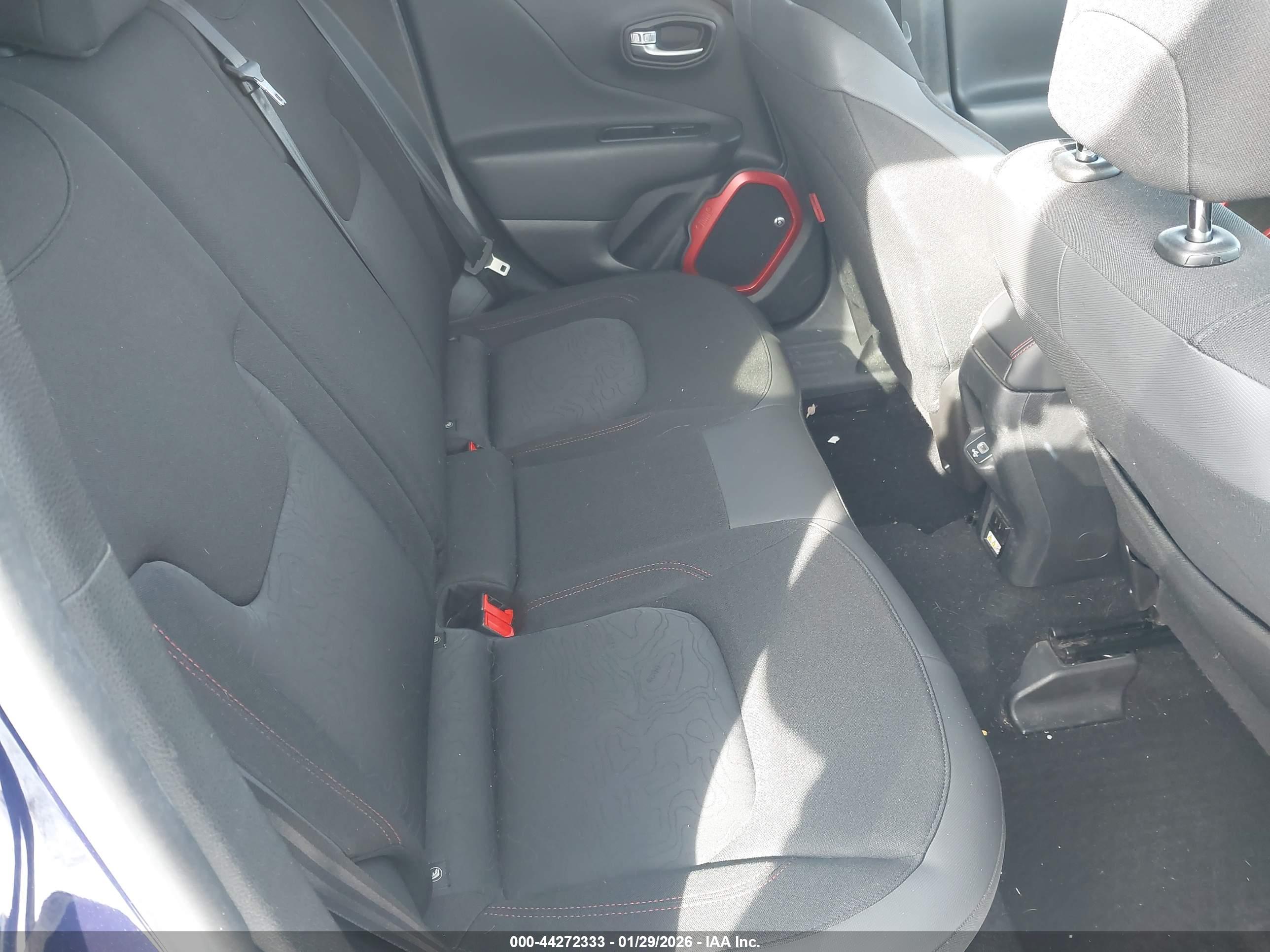 JEEP RENEGADE image 8