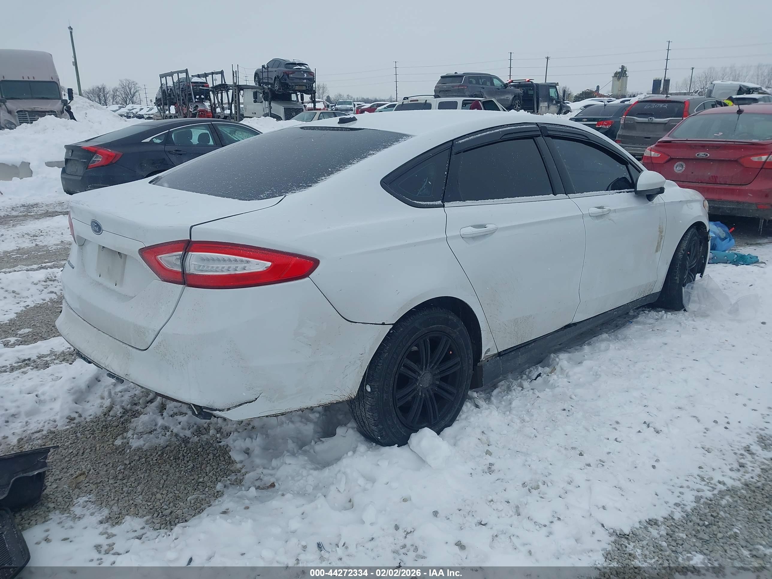 FORD FUSION image 4