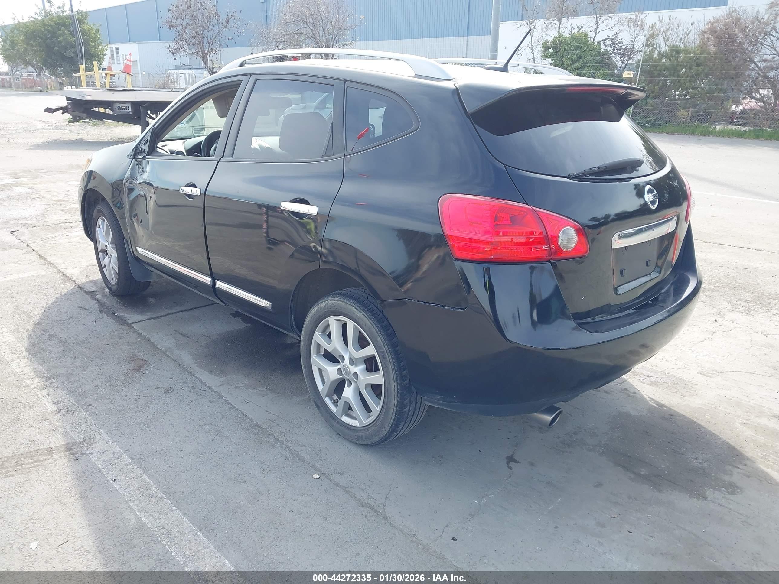 NISSAN ROGUE image 3
