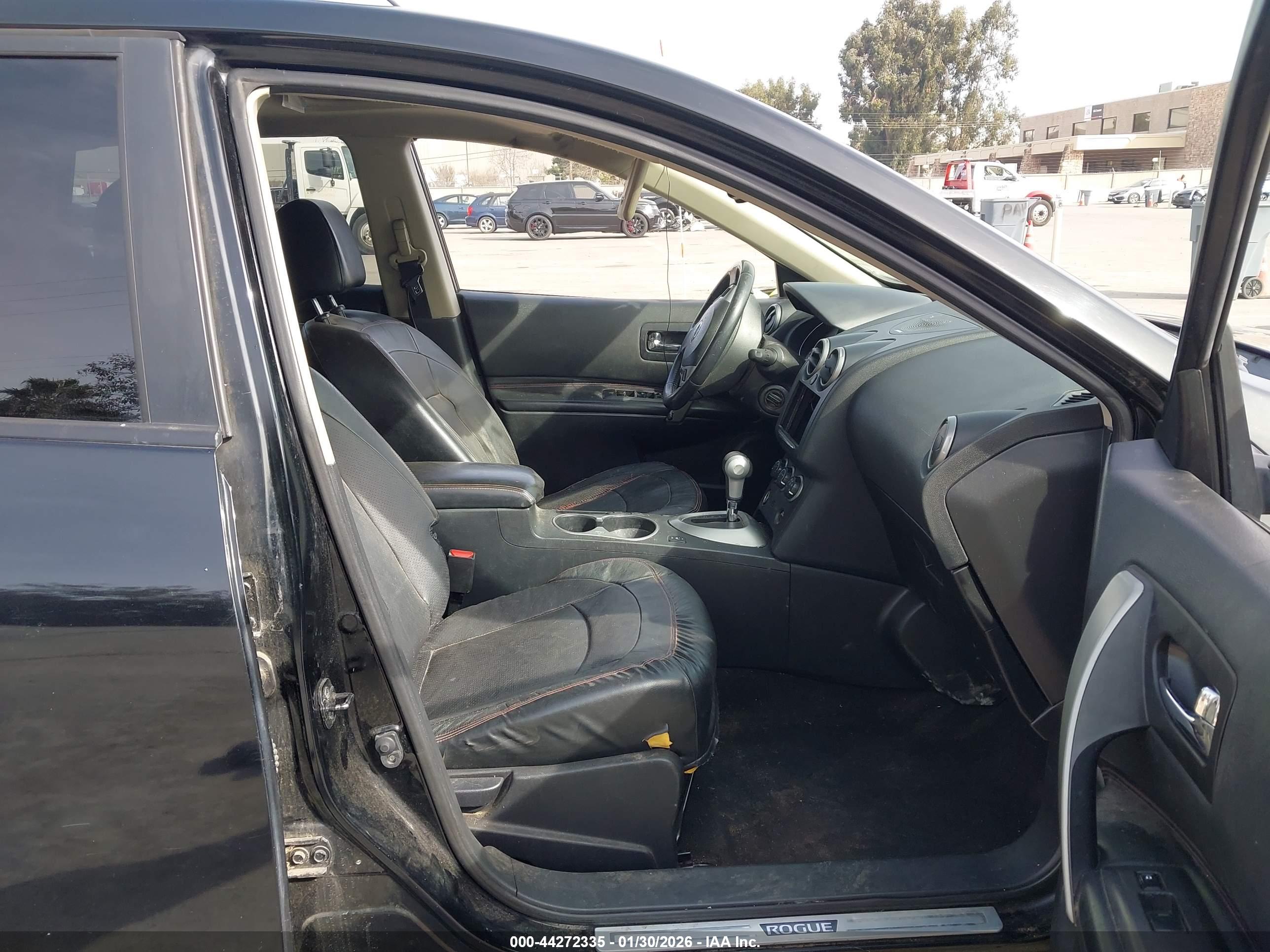 NISSAN ROGUE image 5
