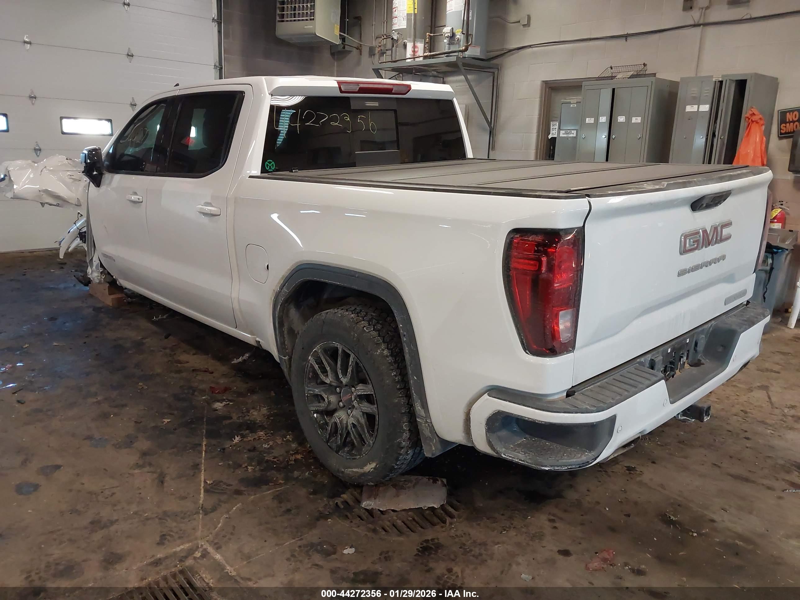 GMC SIERRA image 3
