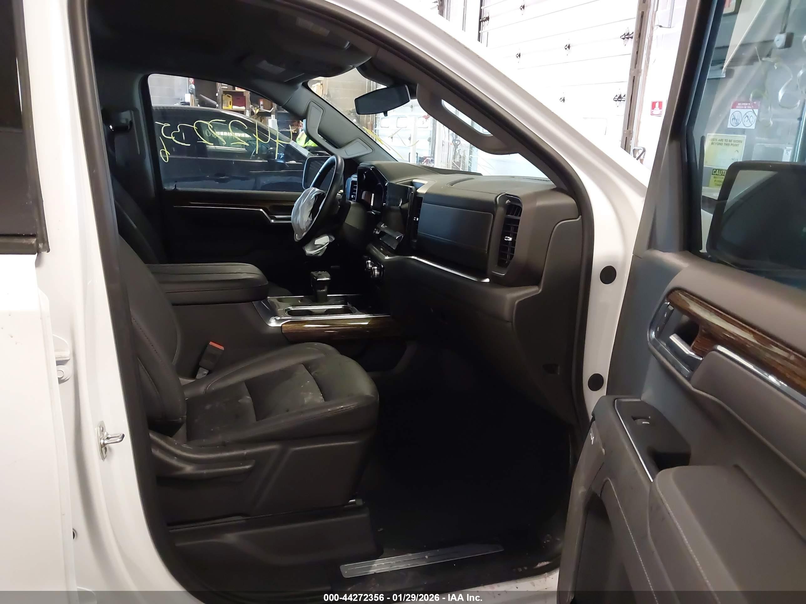 GMC SIERRA image 5