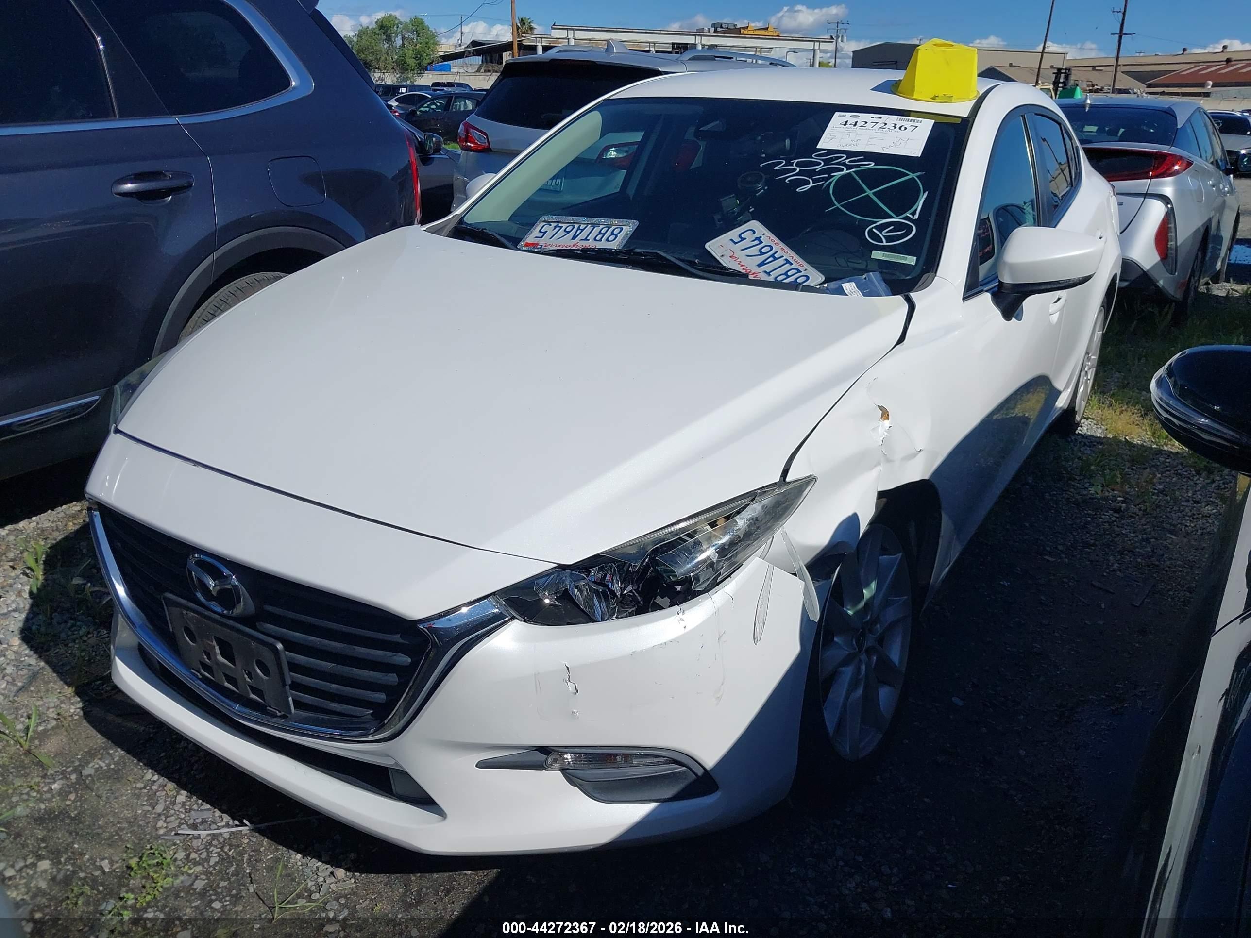 MAZDA MAZDA3 image 2