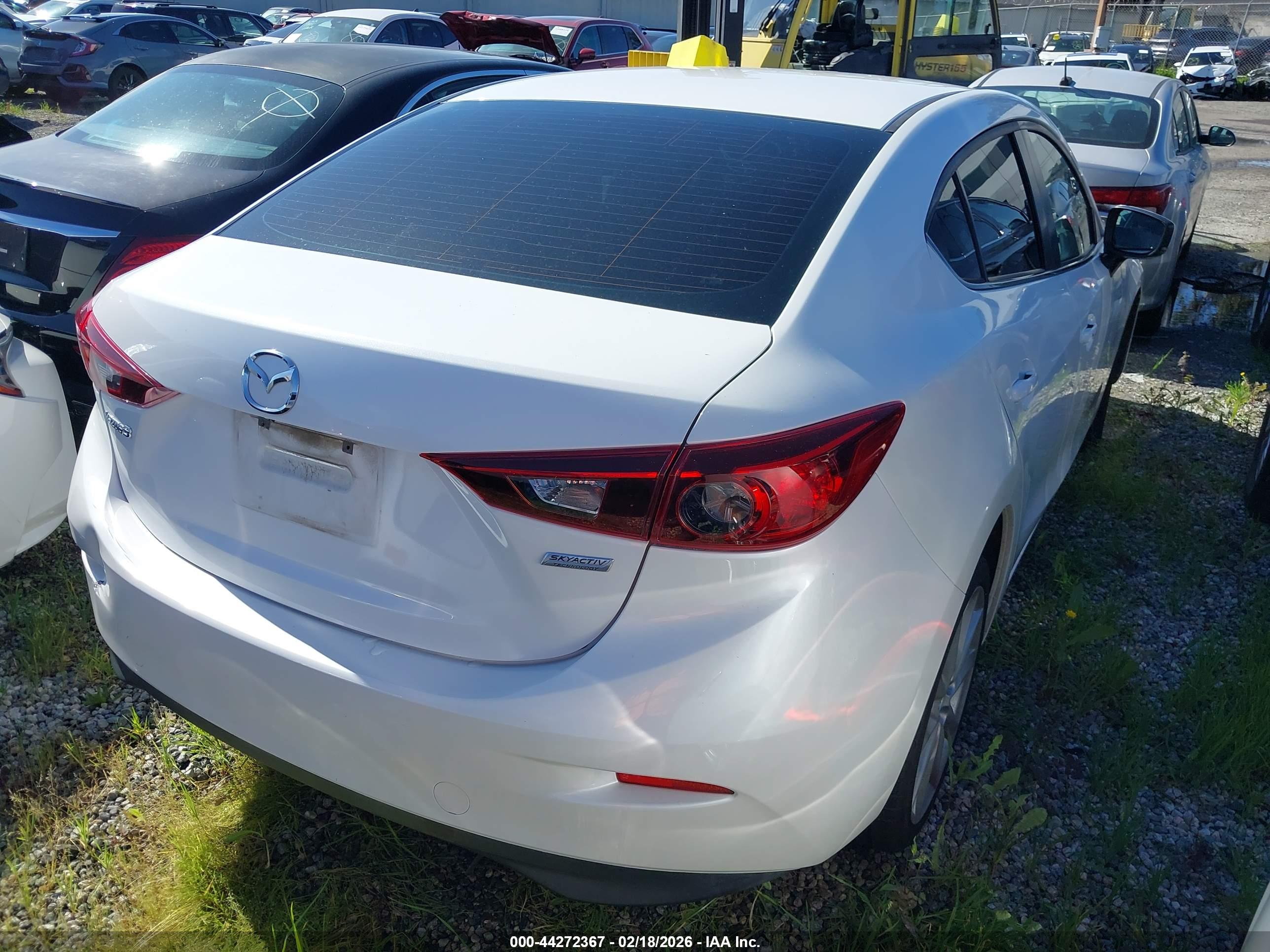 MAZDA MAZDA3 image 4