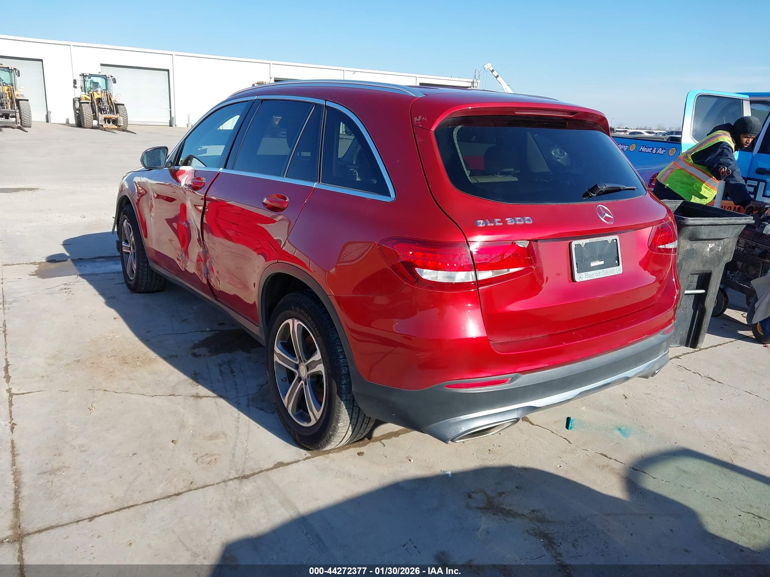 MERCEDES-BENZ GLC image 3