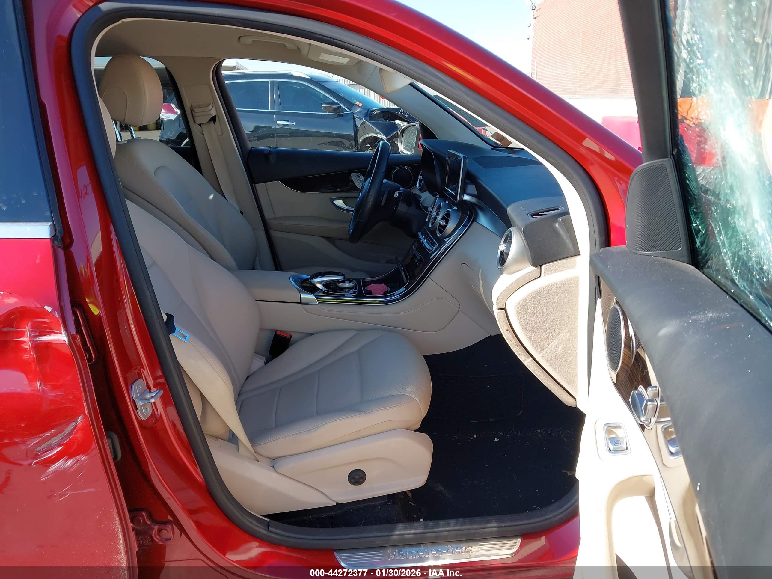 MERCEDES-BENZ GLC image 5