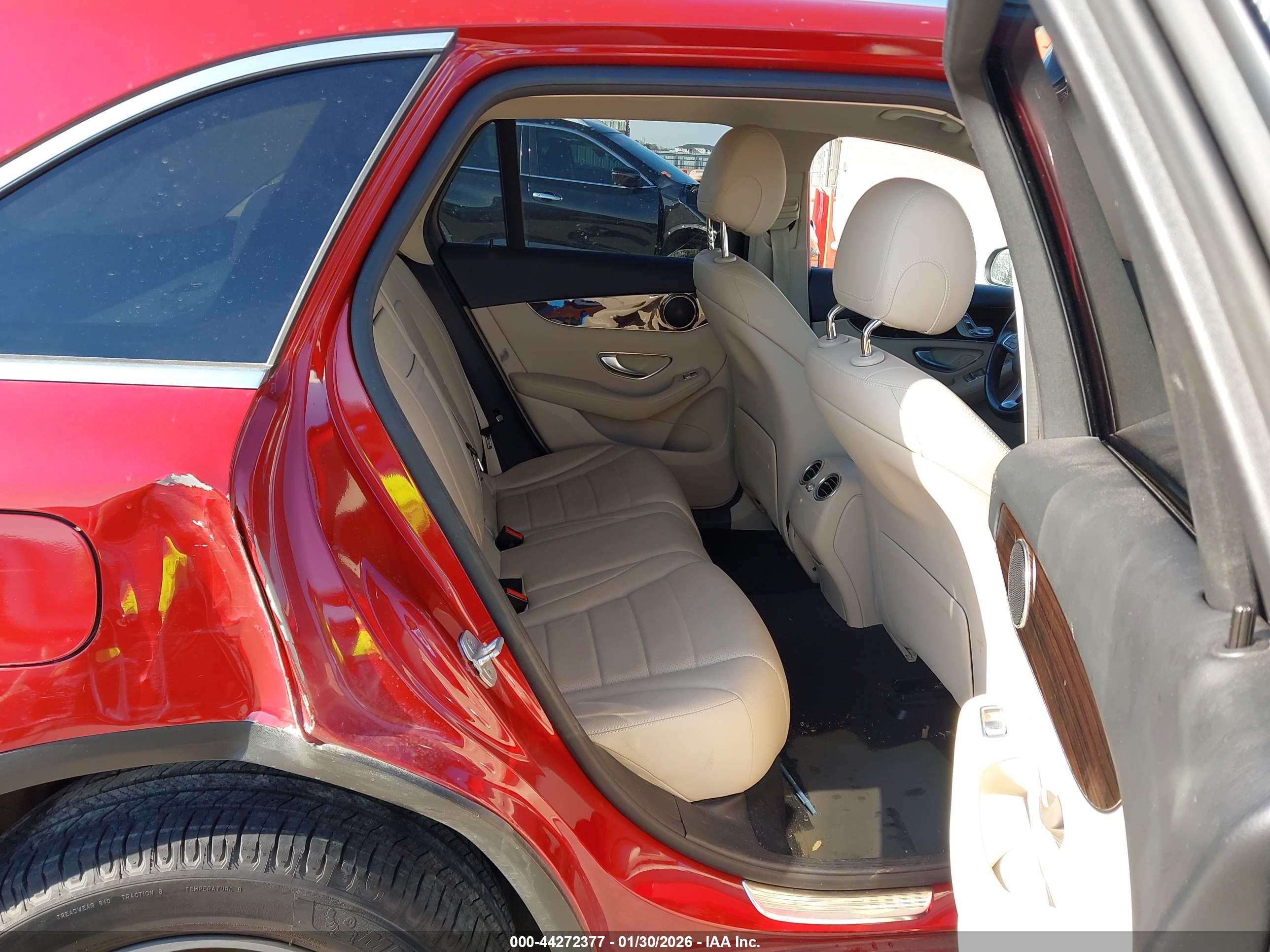 MERCEDES-BENZ GLC image 8