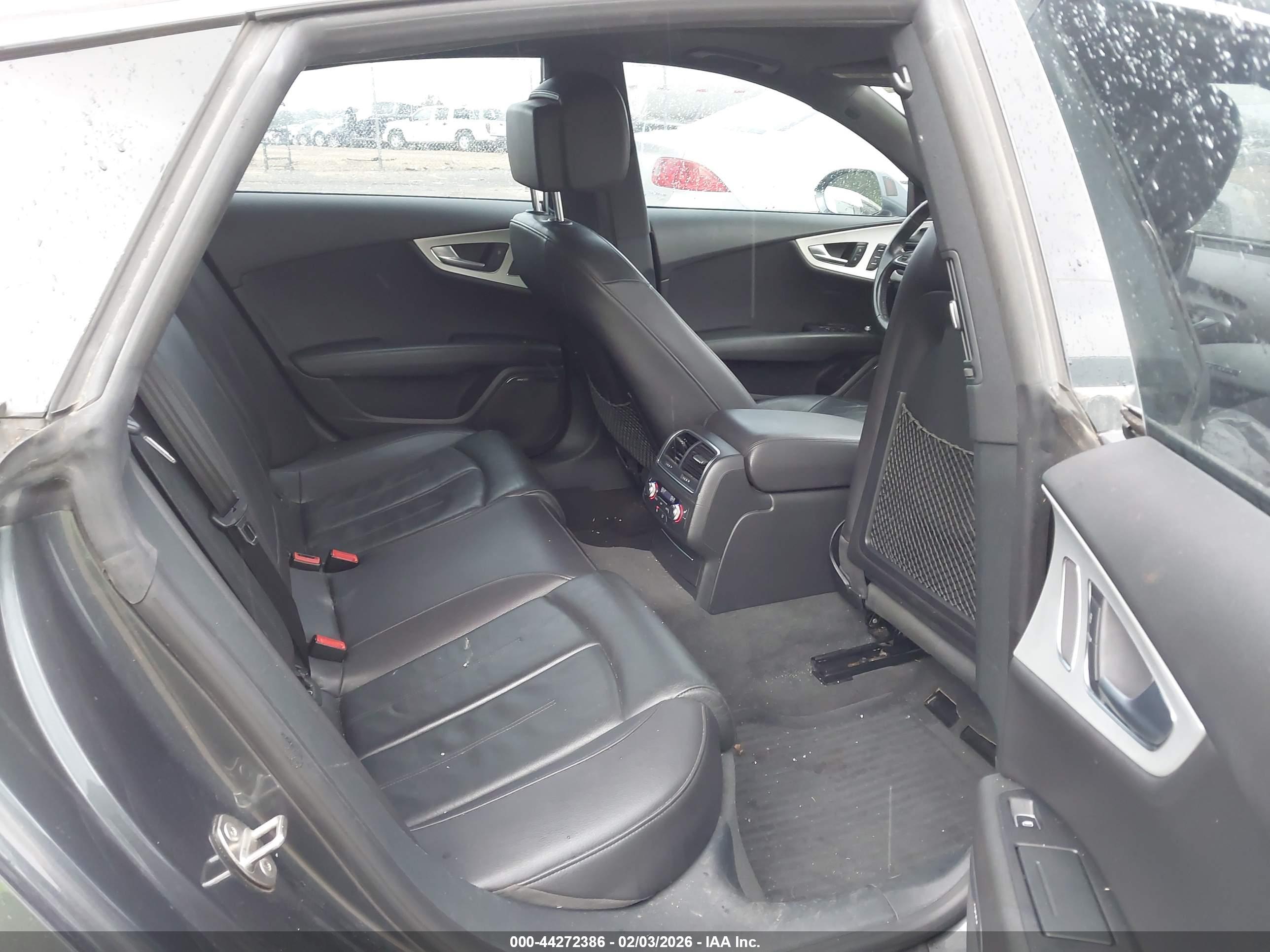 AUDI A7 image 8