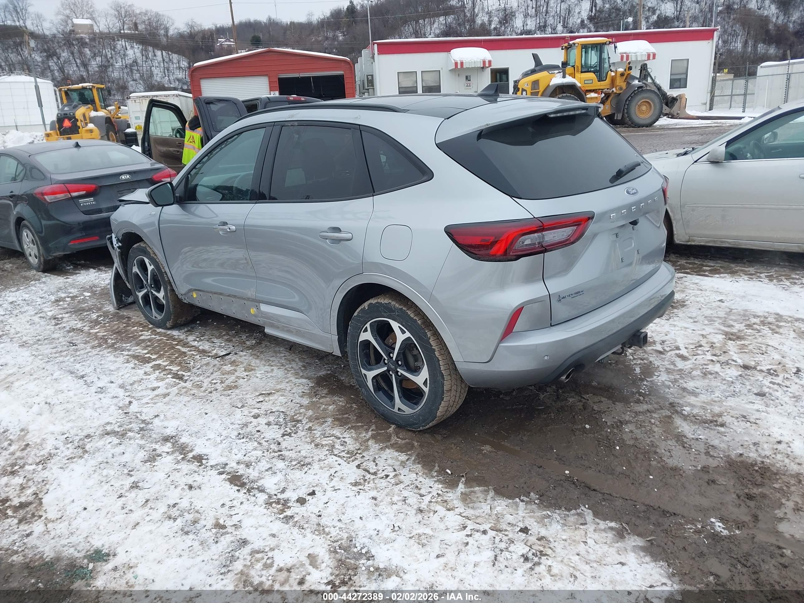 FORD ESCAPE image 3