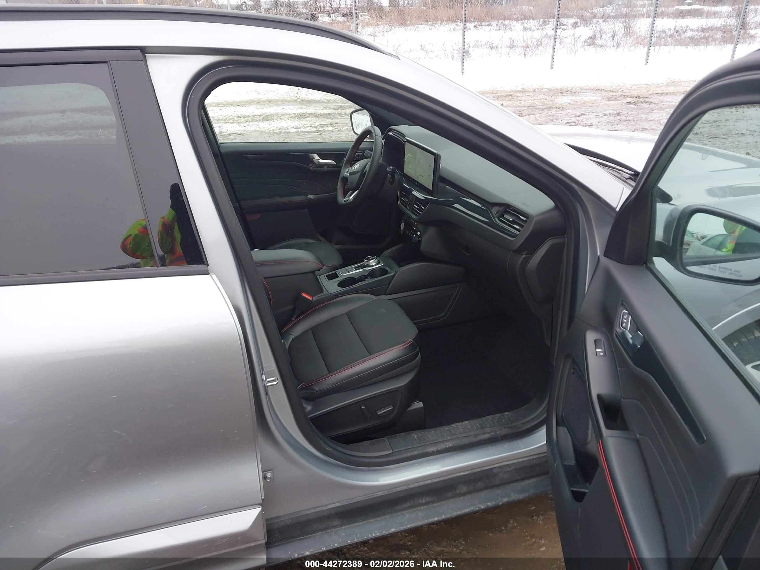 FORD ESCAPE image 5