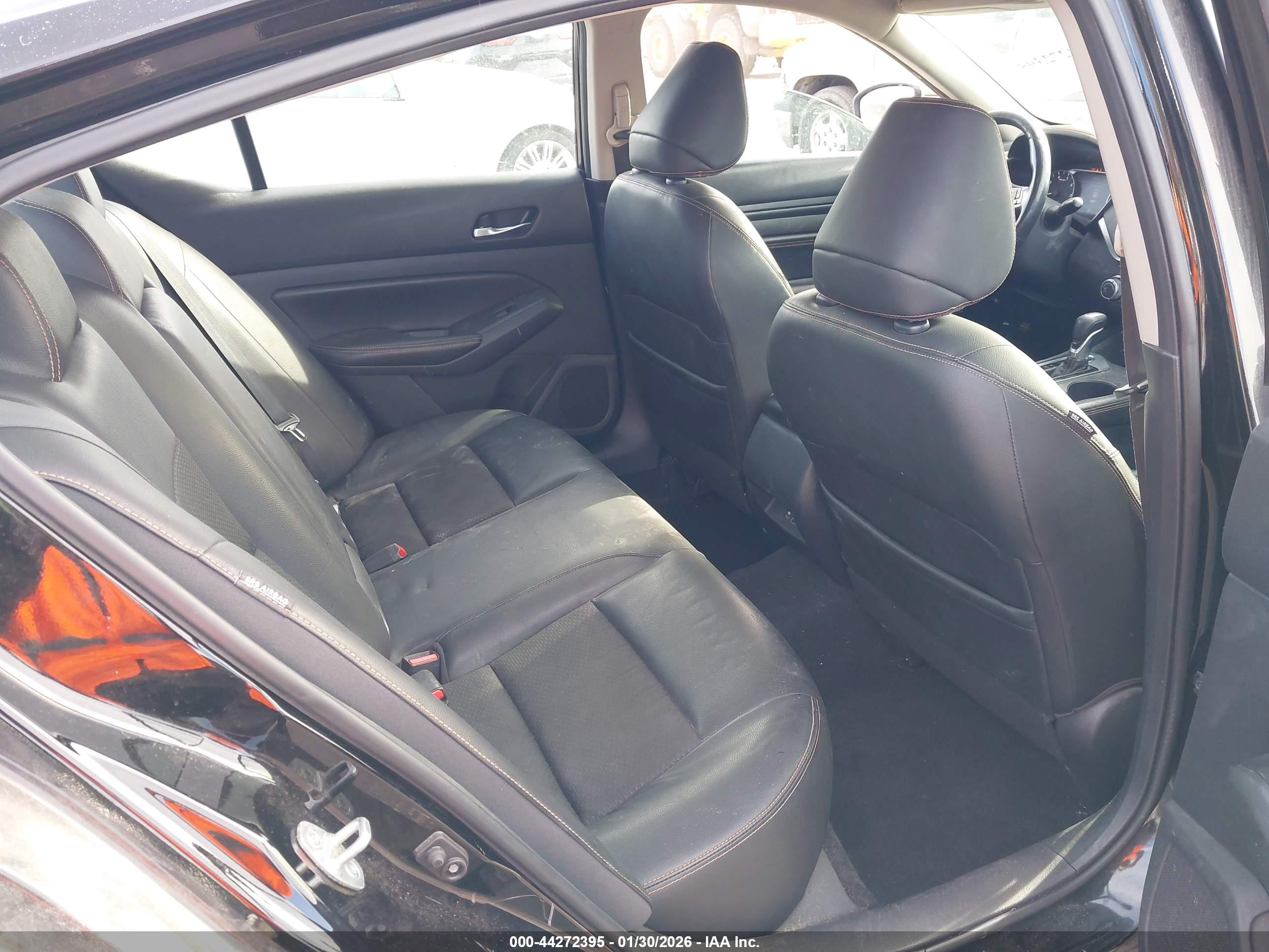 NISSAN ALTIMA image 8