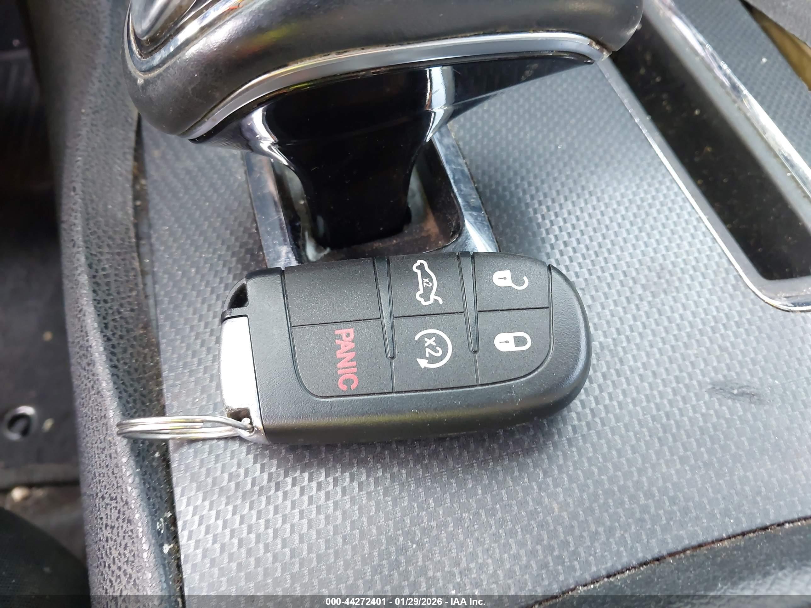 CHRYSLER 300 image 11