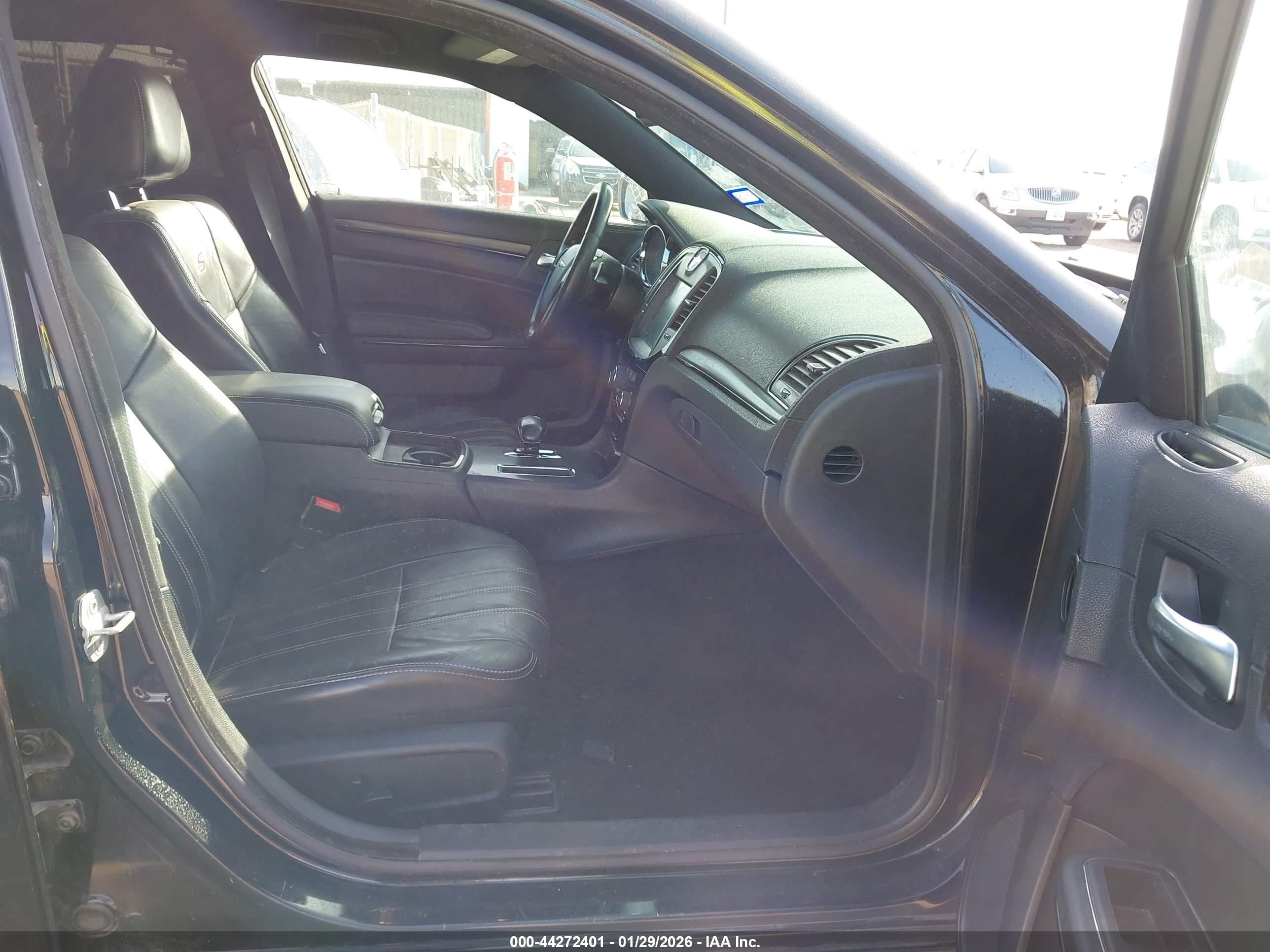CHRYSLER 300 image 5