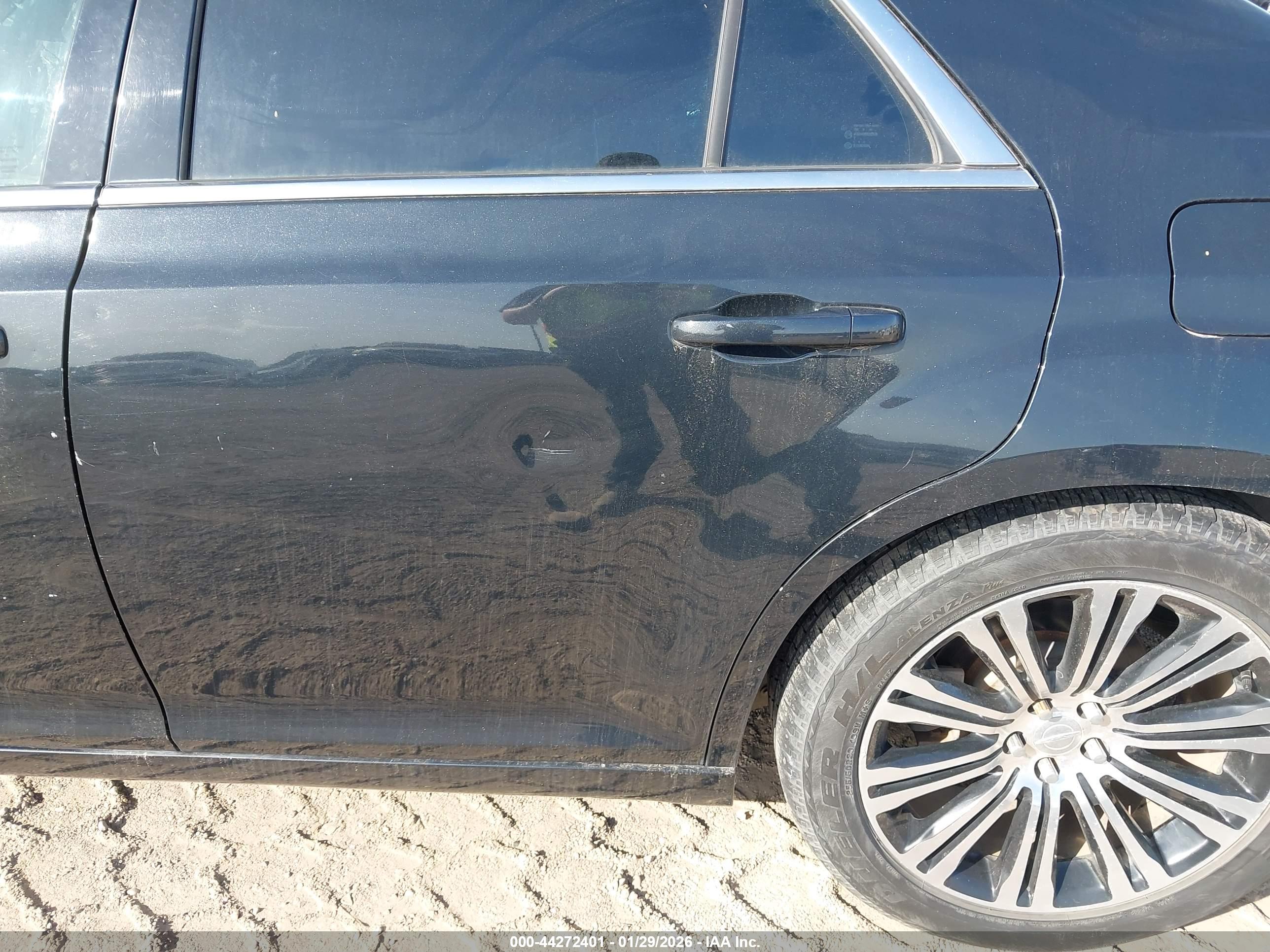 CHRYSLER 300 image 6