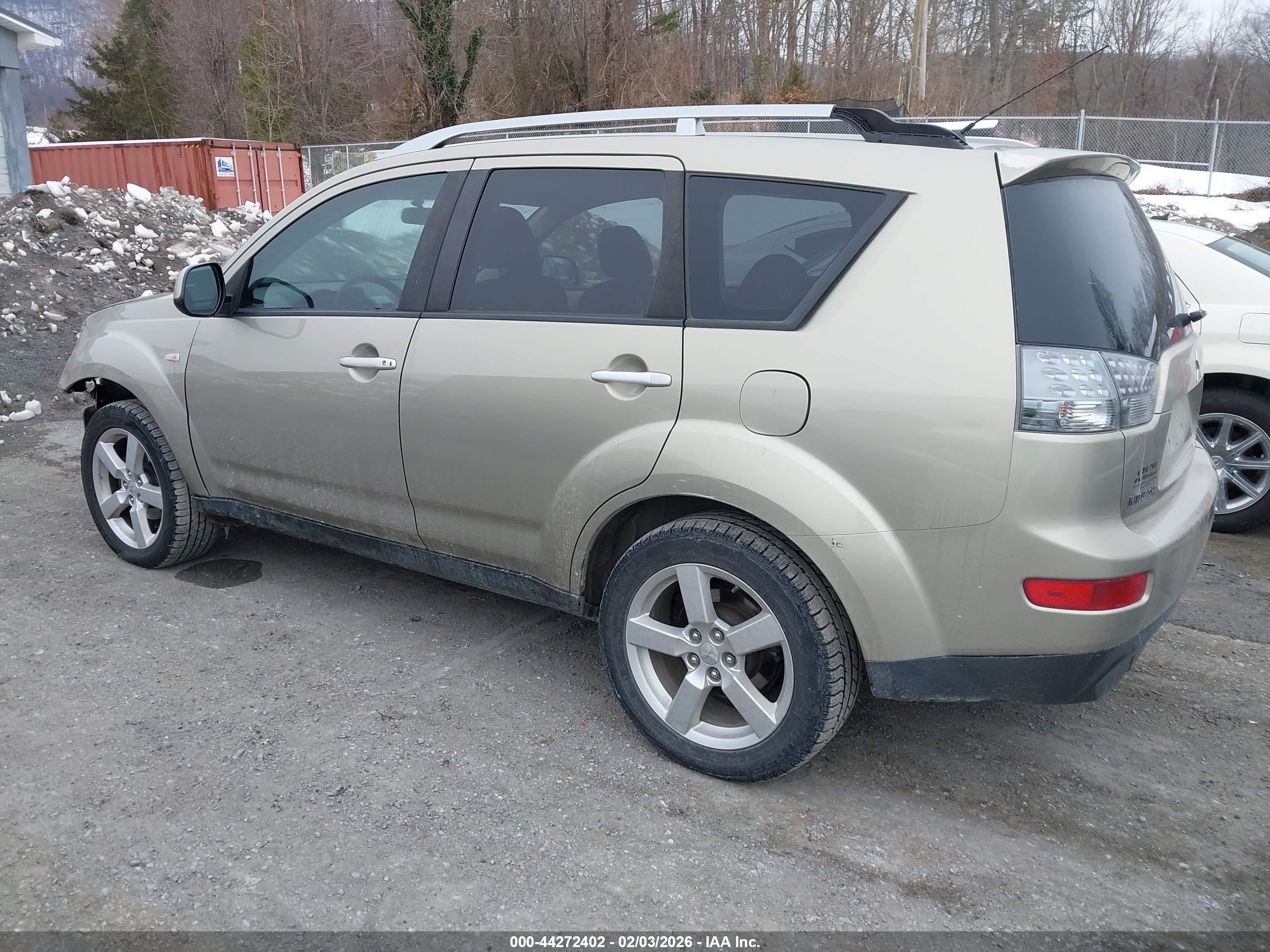 MITSUBISHI OUTLANDER image 3