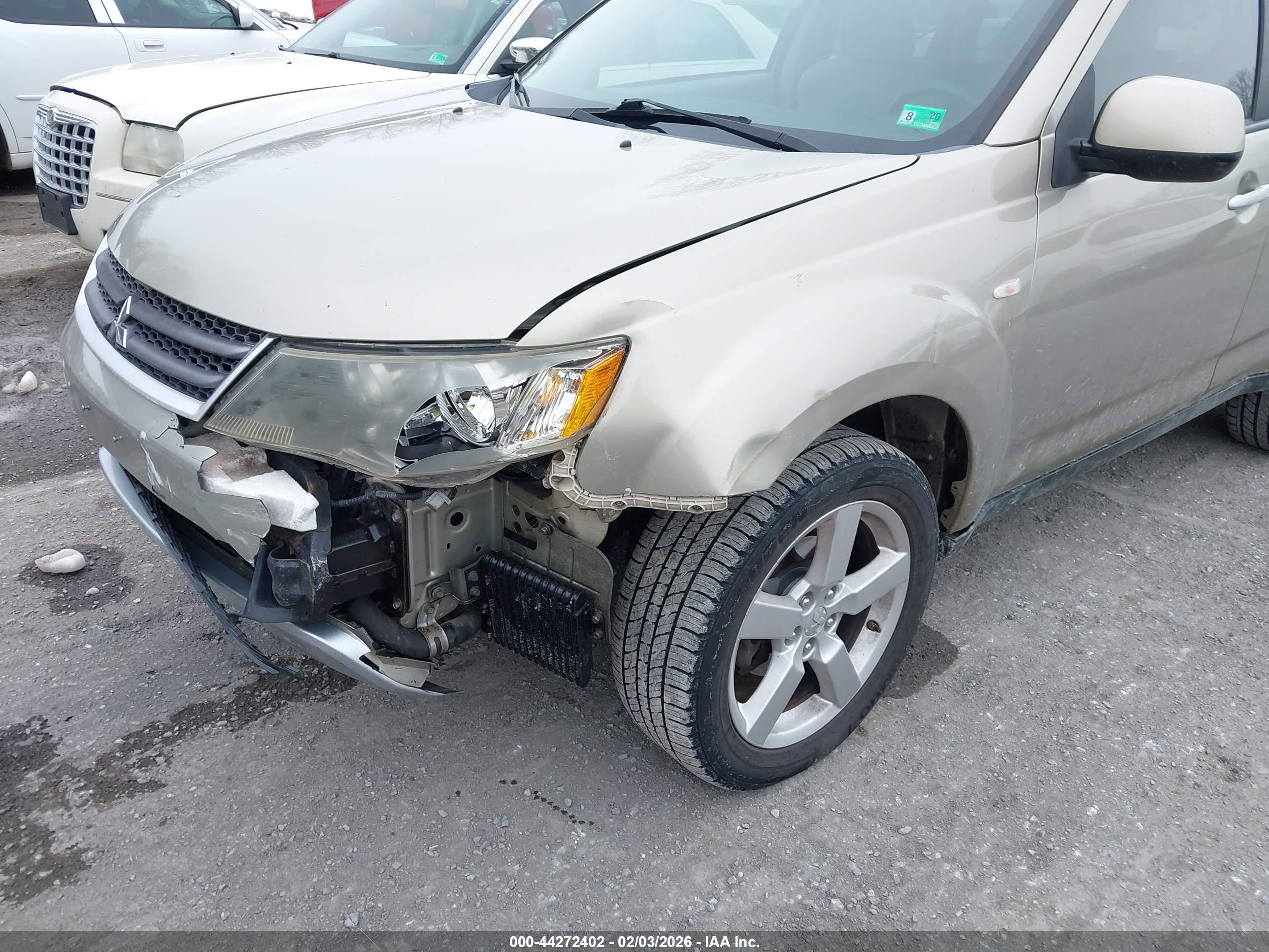 MITSUBISHI OUTLANDER image 6