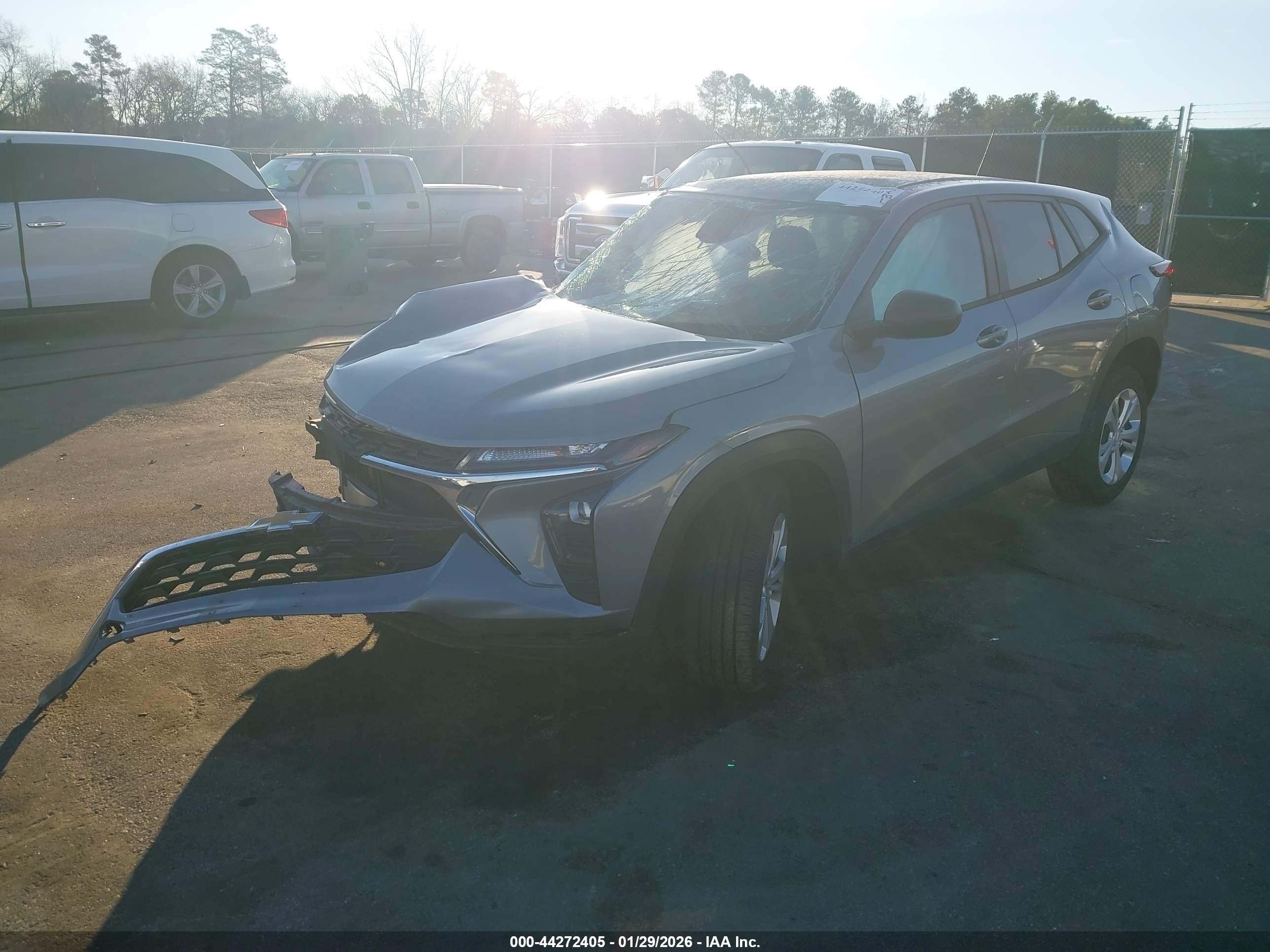 CHEVROLET TRAX image 2