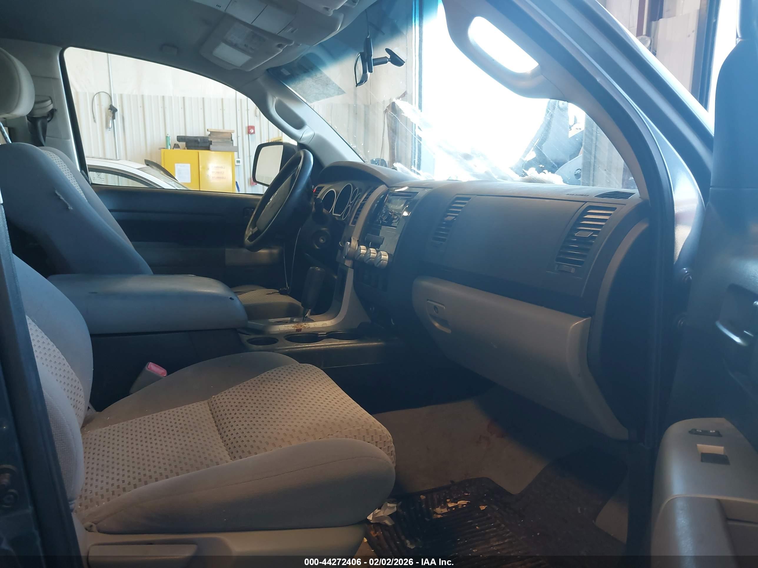 TOYOTA TUNDRA image 5
