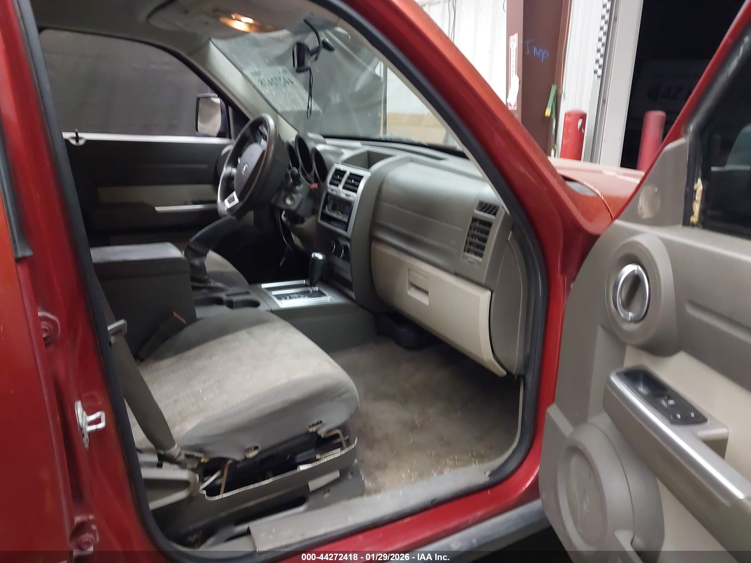 DODGE NITRO image 5