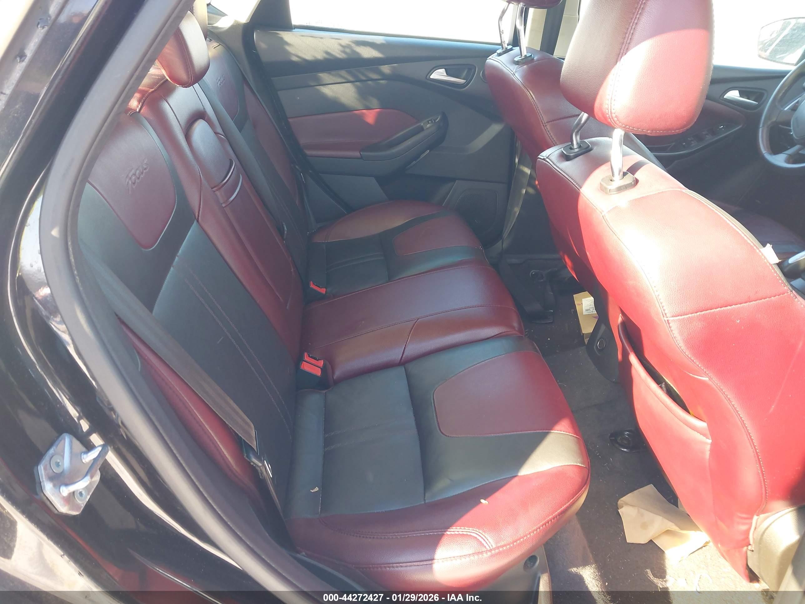 FORD FOCUS image 8