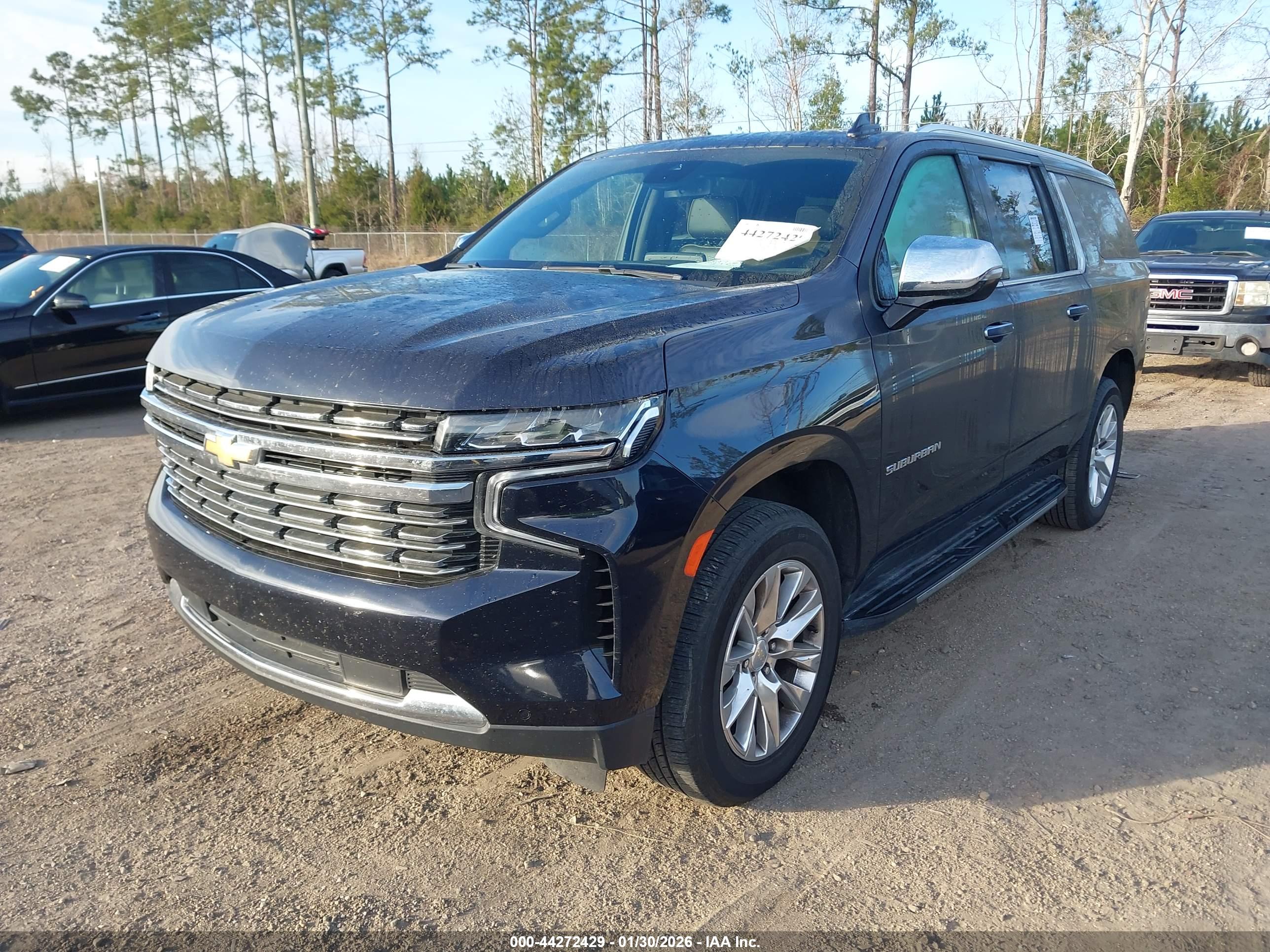 CHEVROLET SUBURBAN image 2