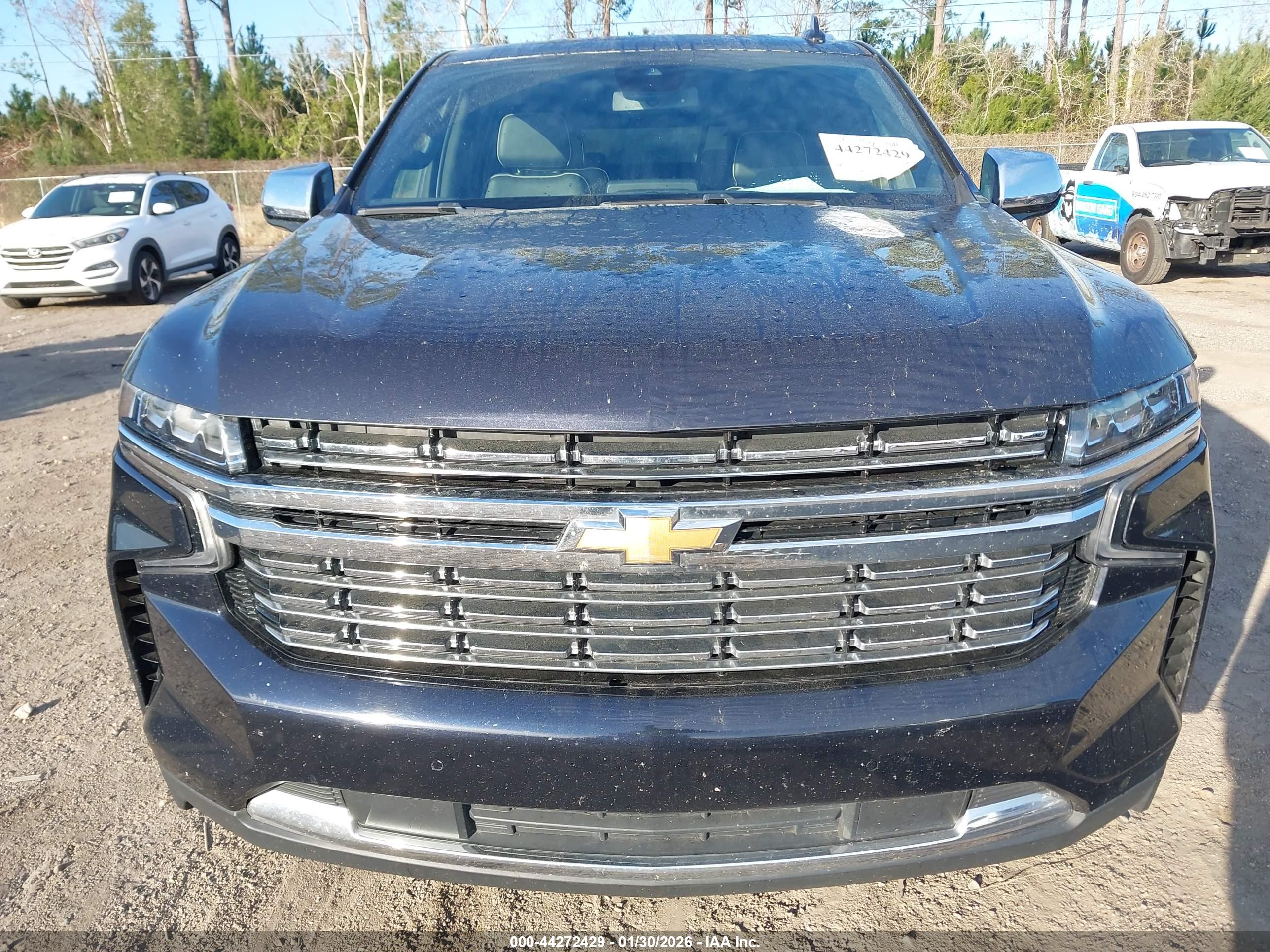 CHEVROLET SUBURBAN image 6