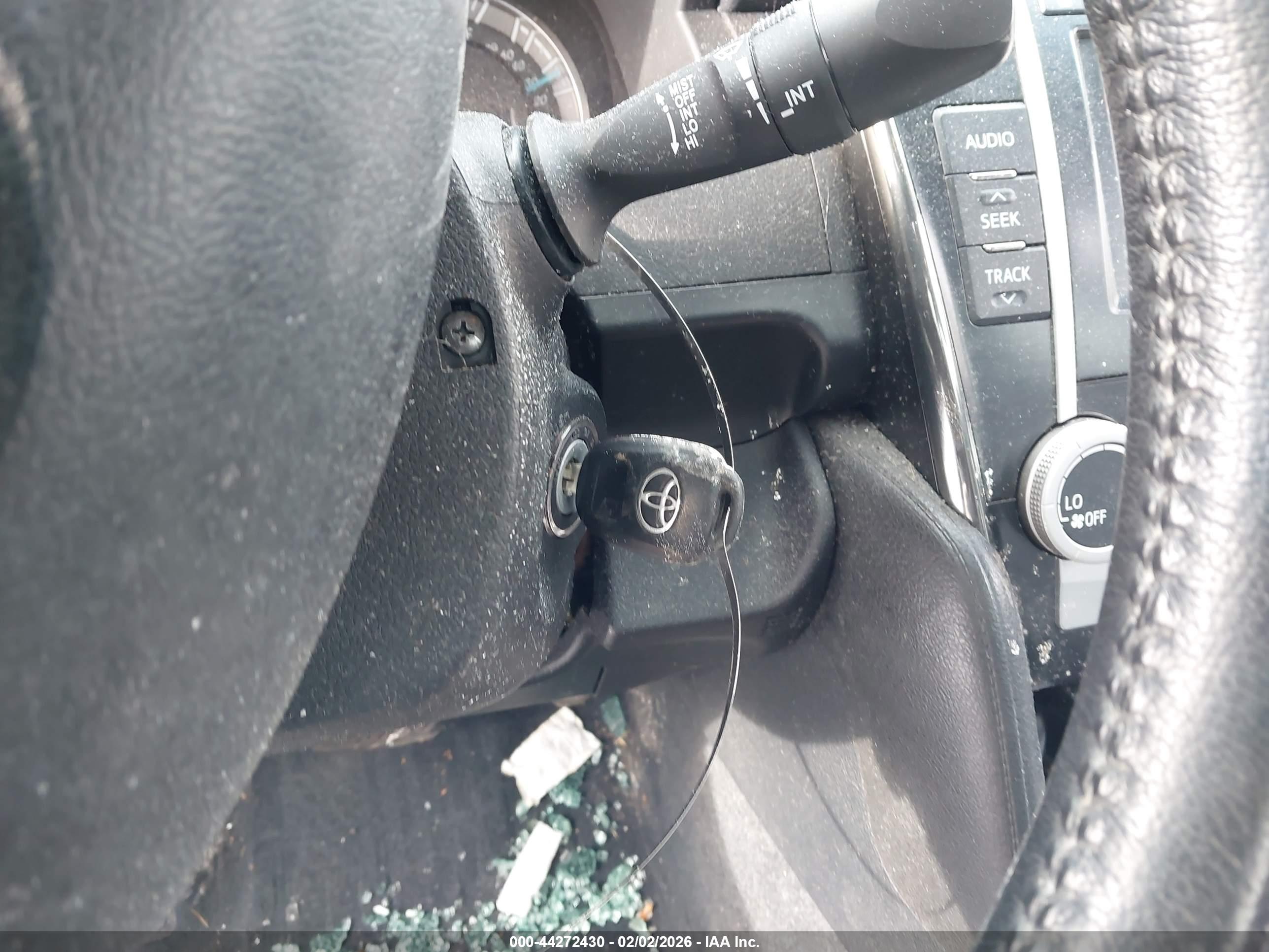 TOYOTA CAMRY image 11