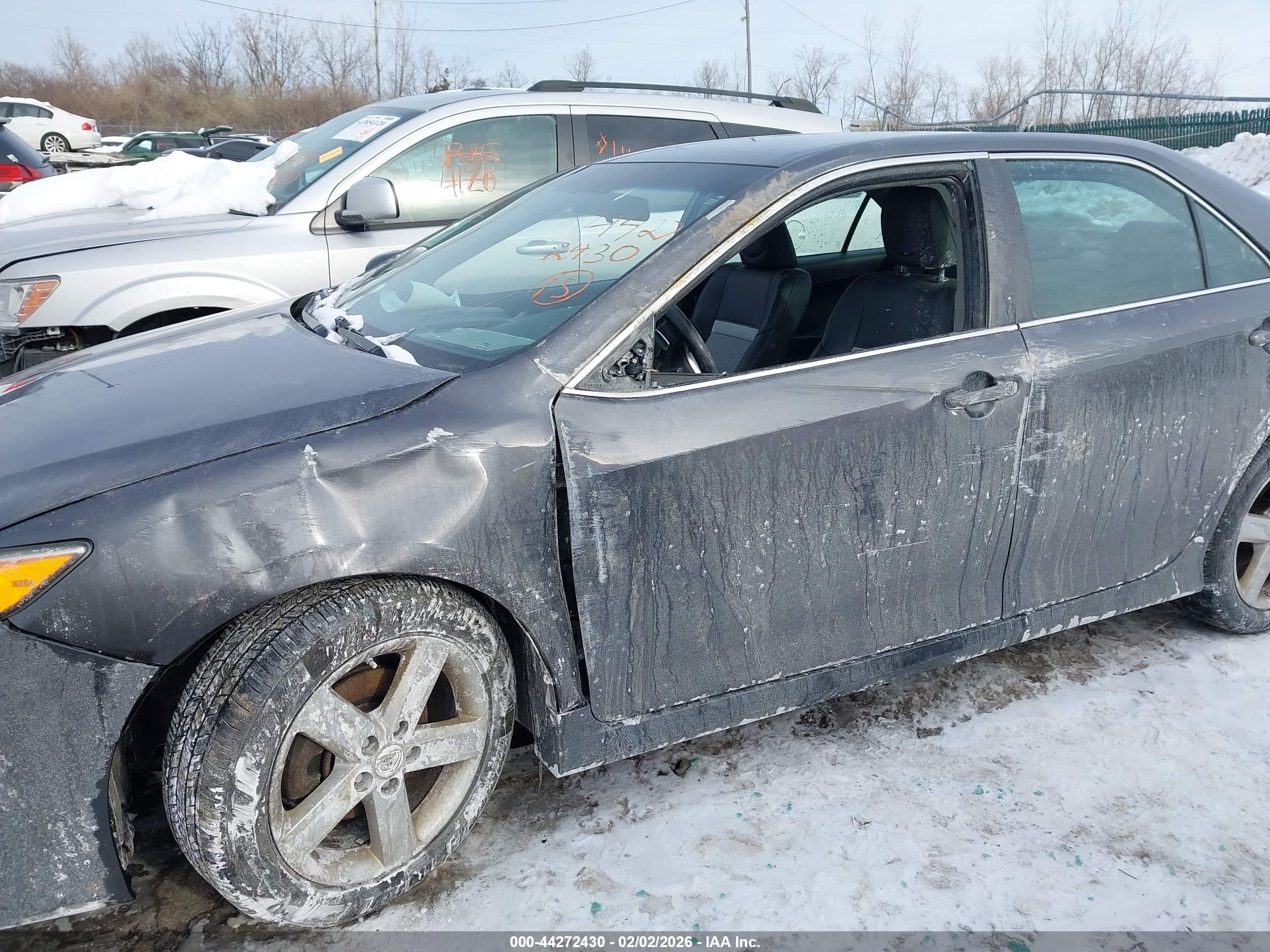 TOYOTA CAMRY image 6
