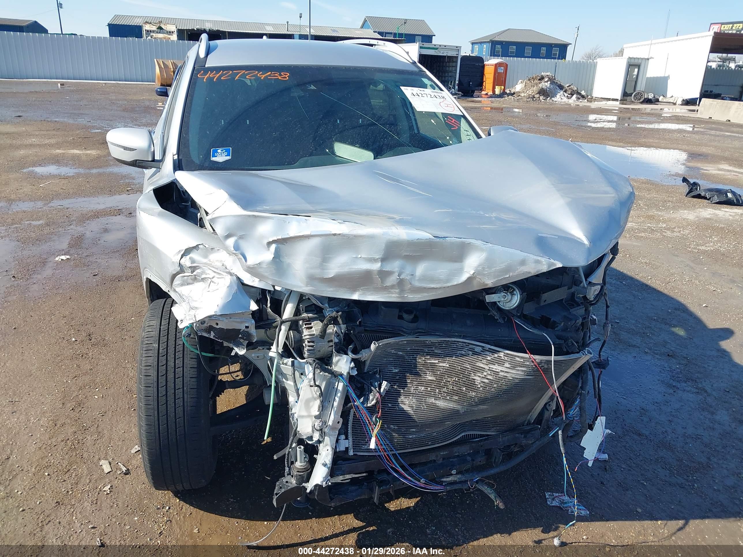 NISSAN ROGUE image 6