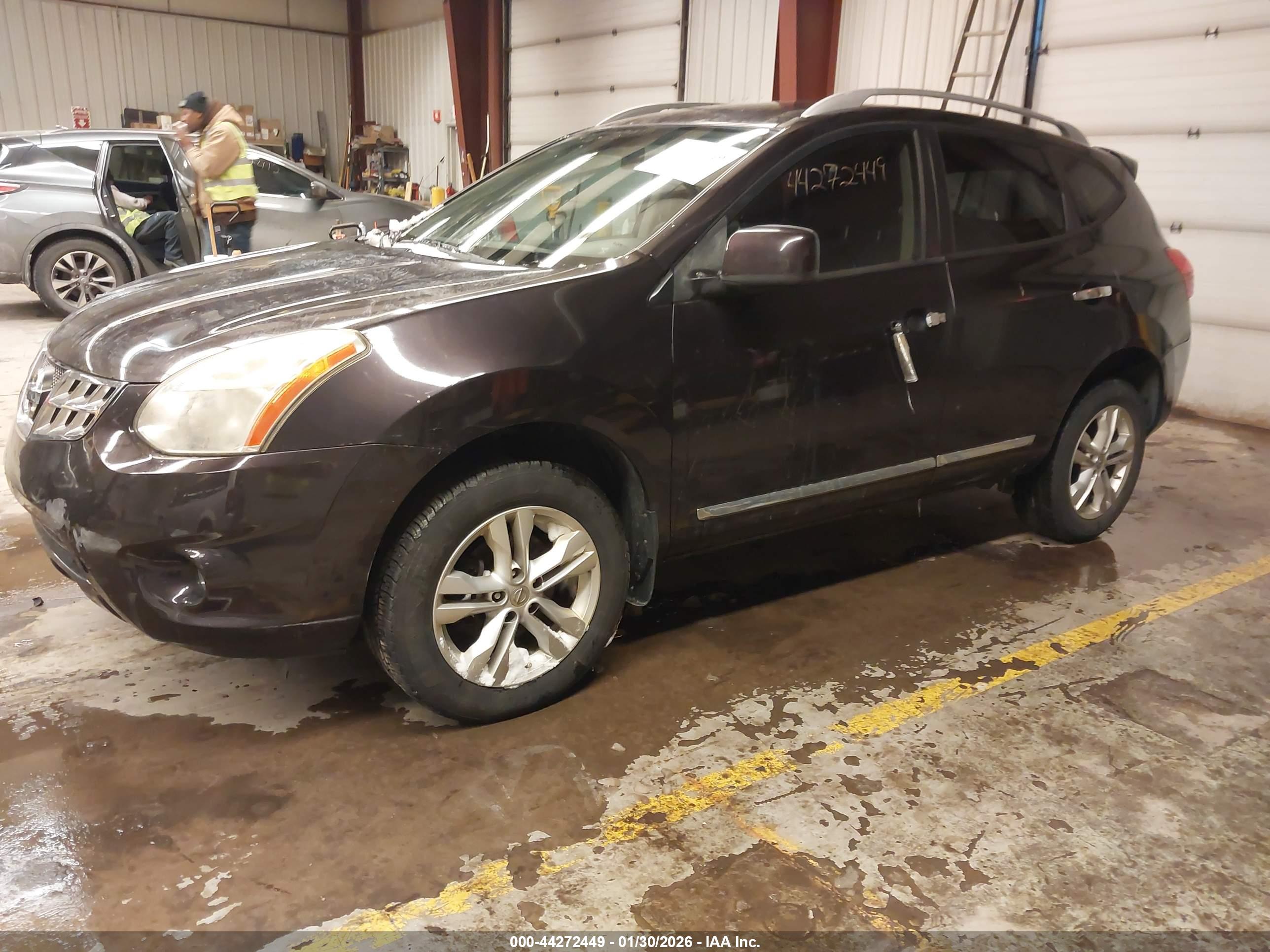 NISSAN ROGUE image 2