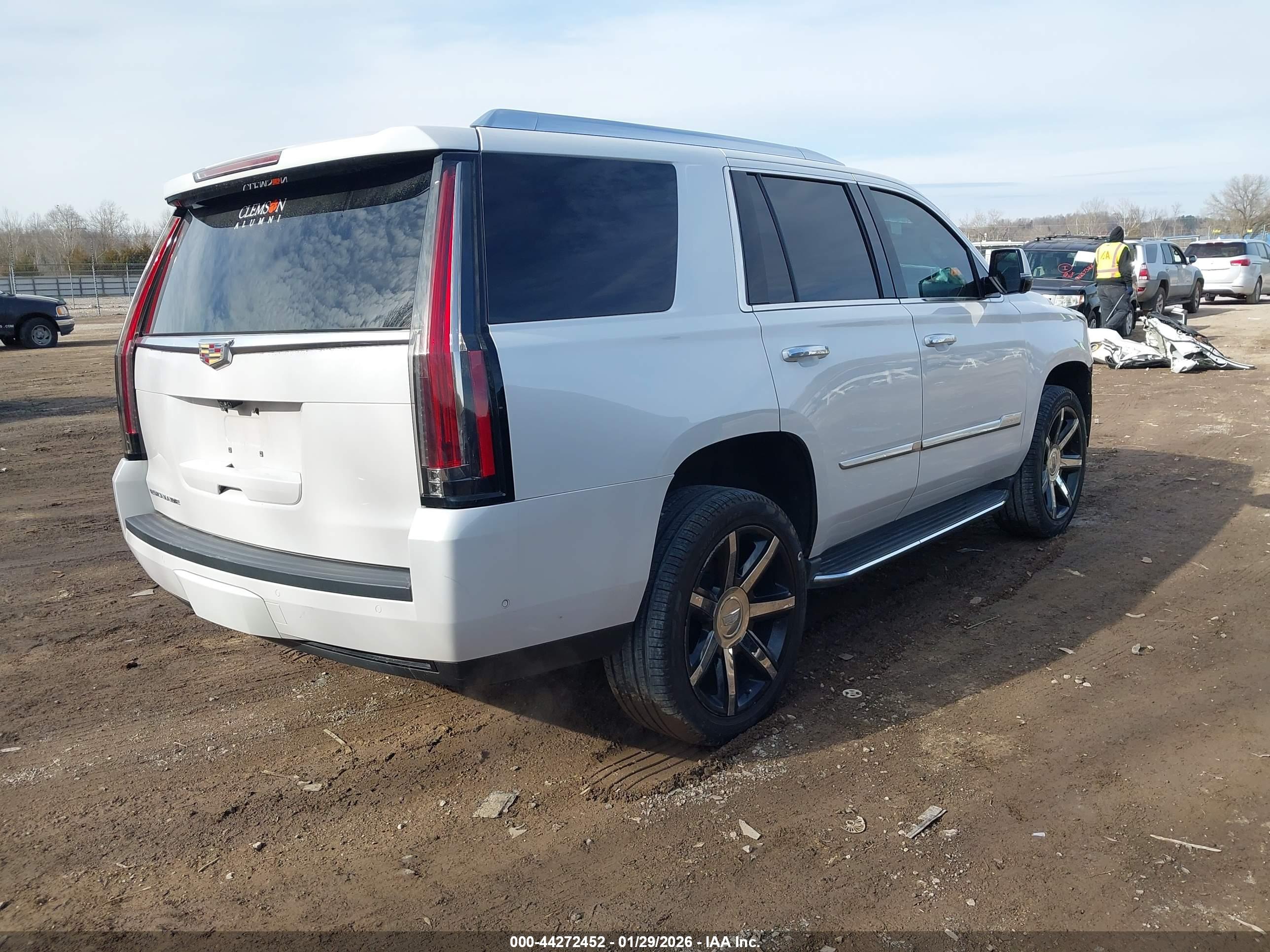 CADILLAC ESCALADE image 4
