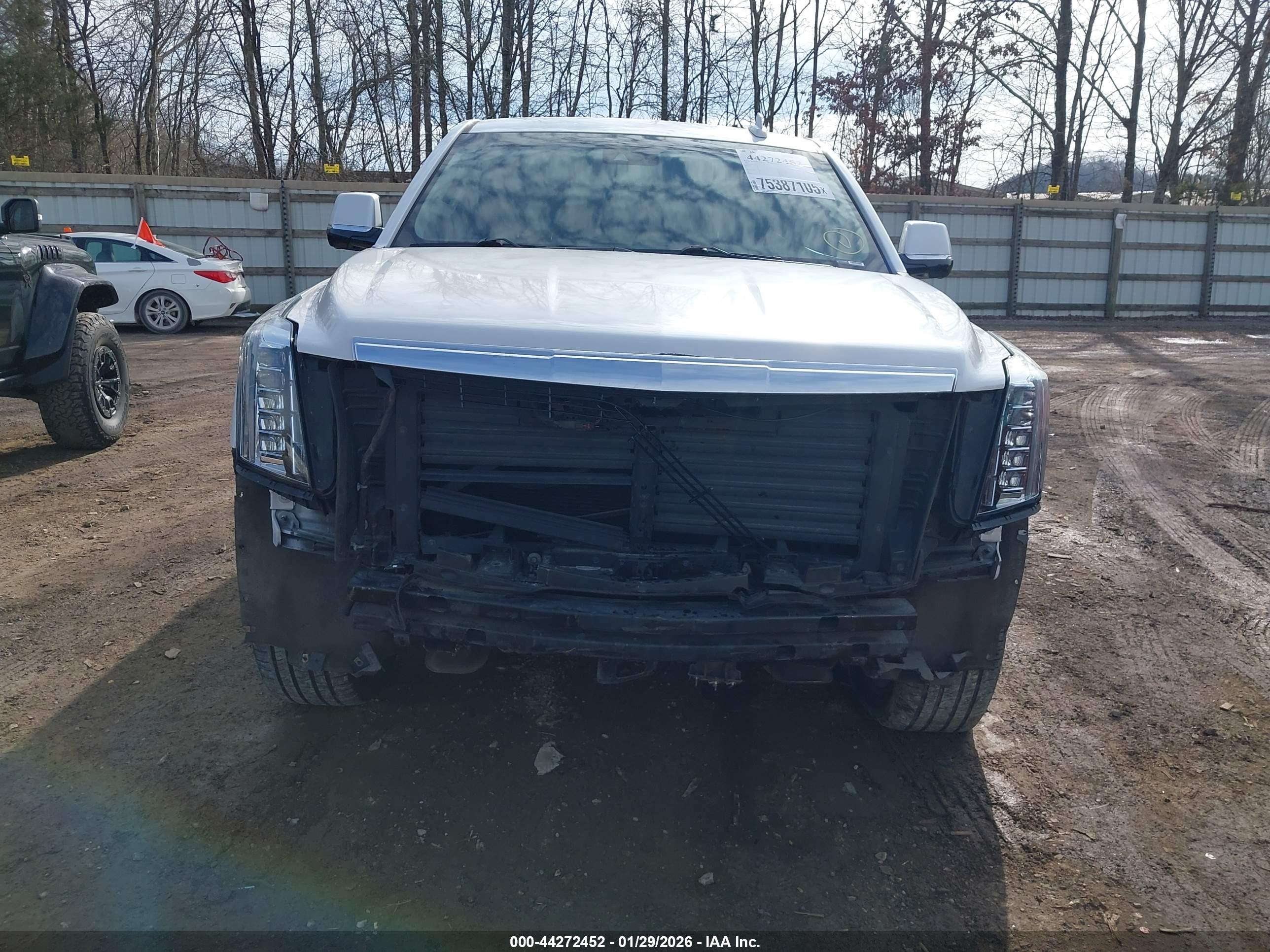 CADILLAC ESCALADE image 6