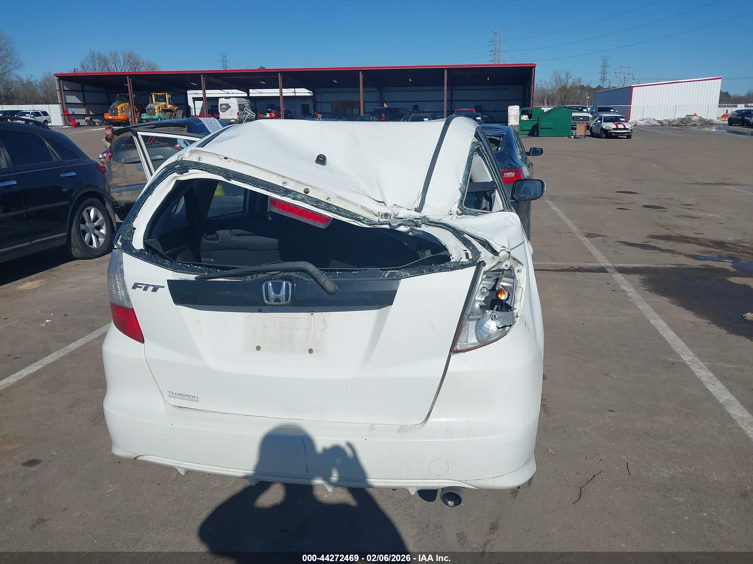 HONDA FIT image 6