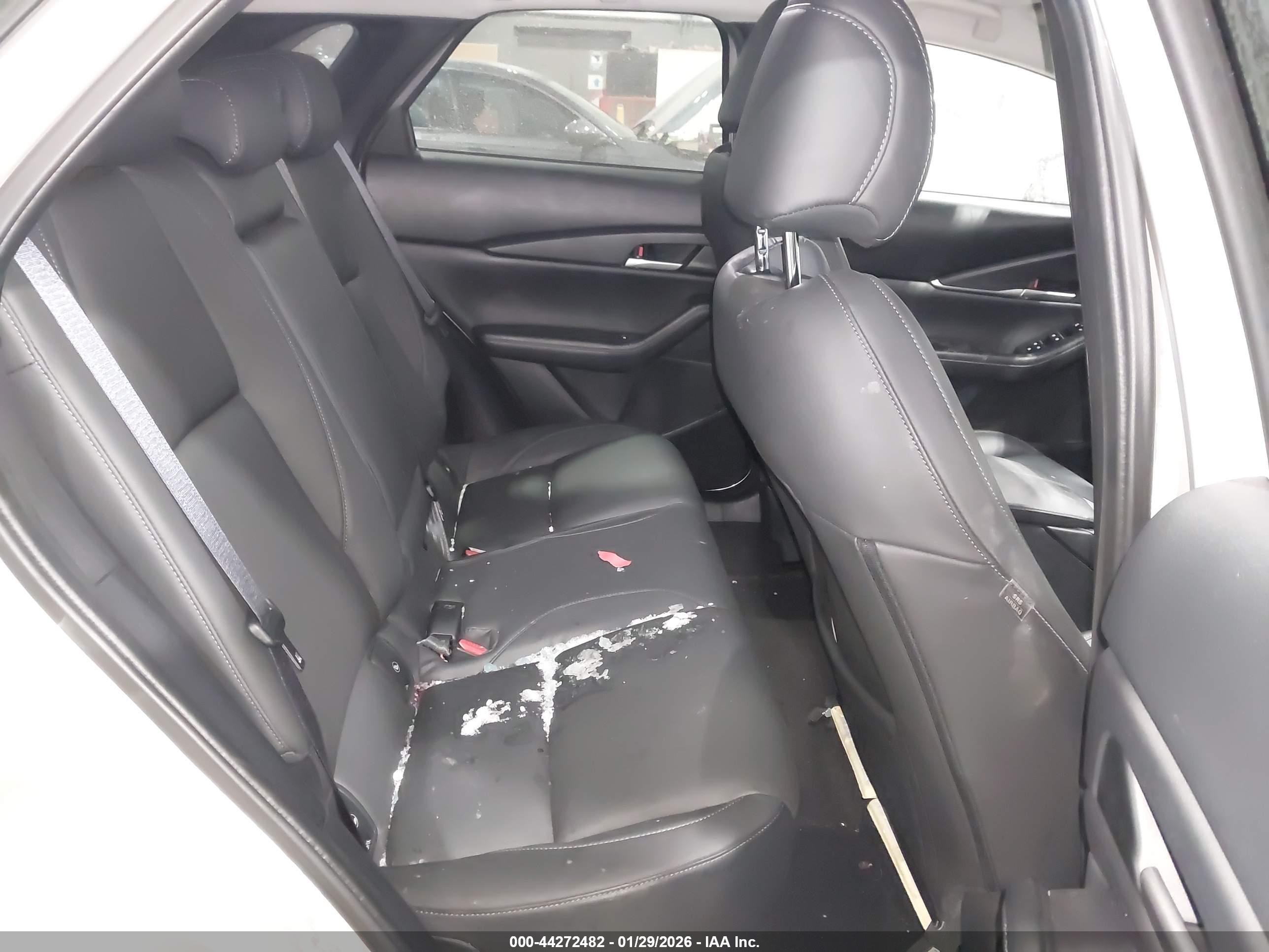 MAZDA CX-30 image 8