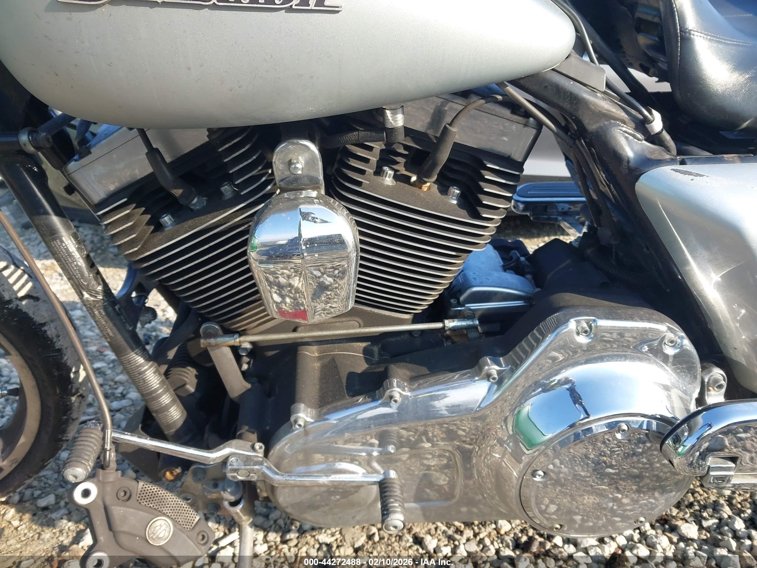 HARLEY-DAVIDSON FLHX image 8