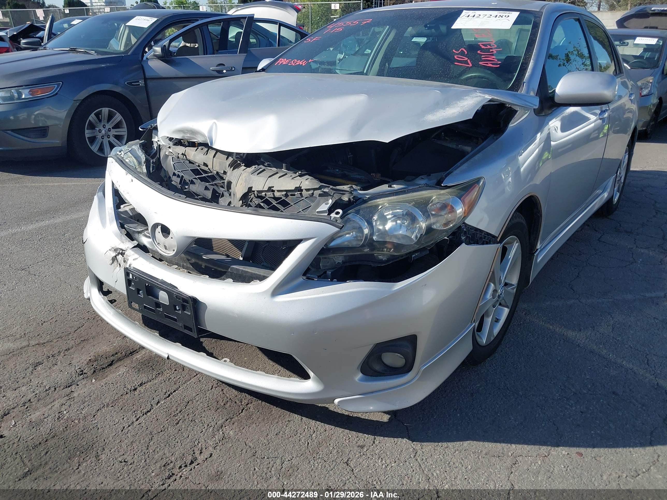 TOYOTA COROLLA image 6