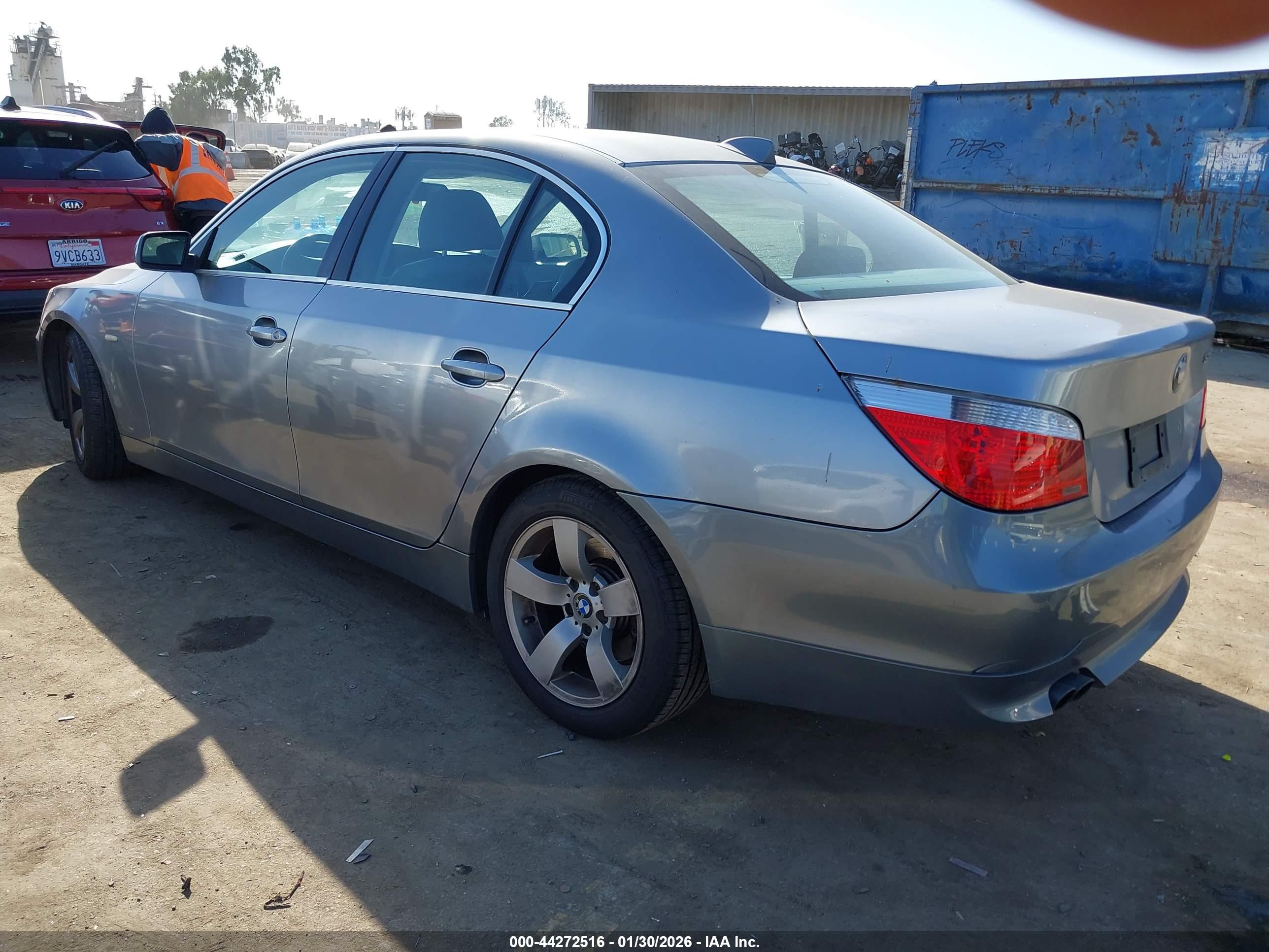 BMW 525I image 3