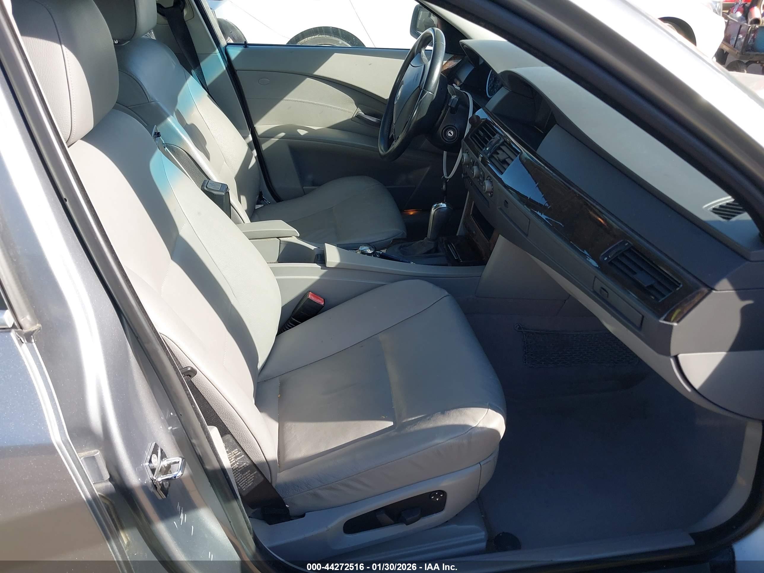 BMW 525I image 5