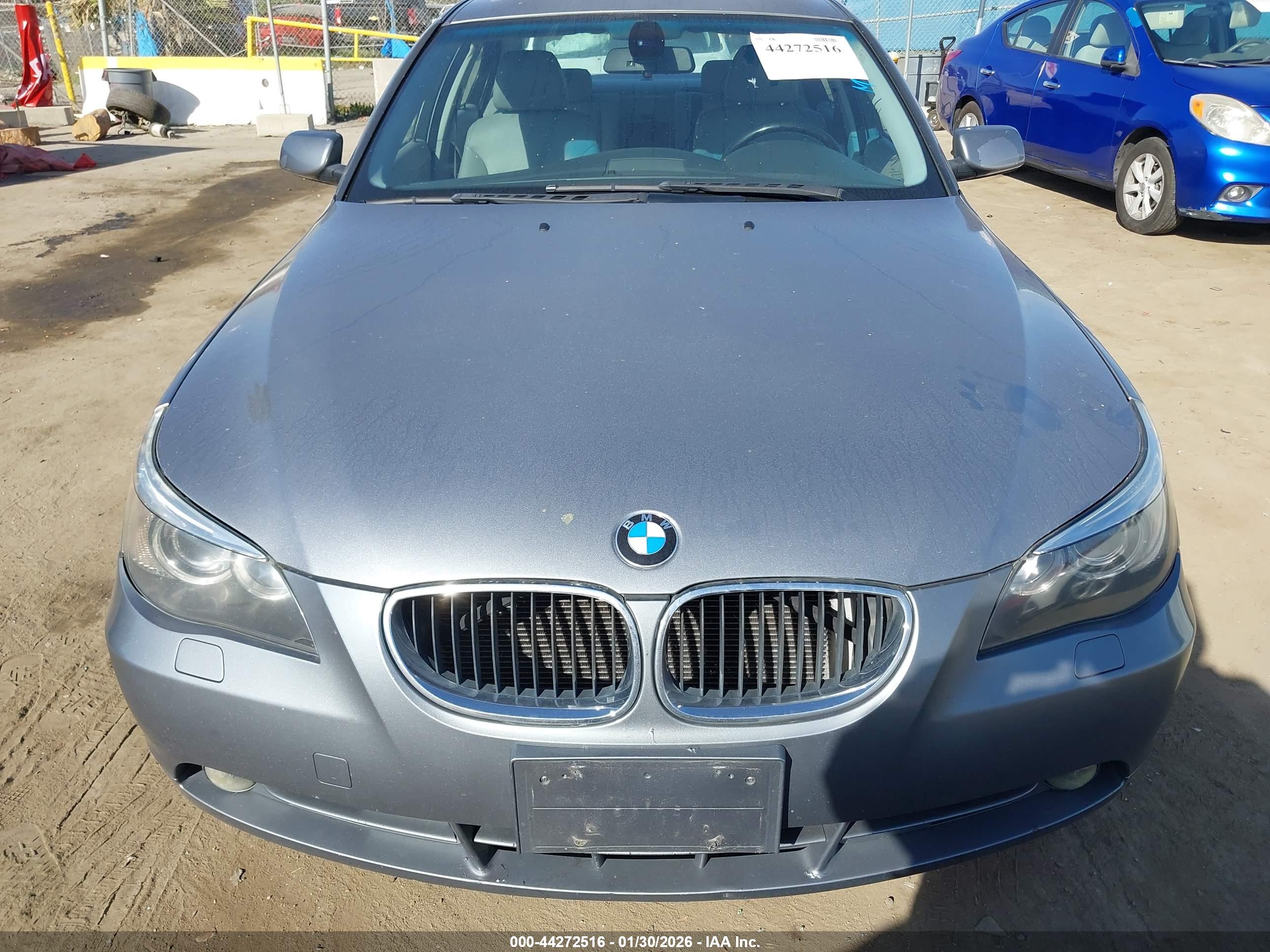 BMW 525I image 6
