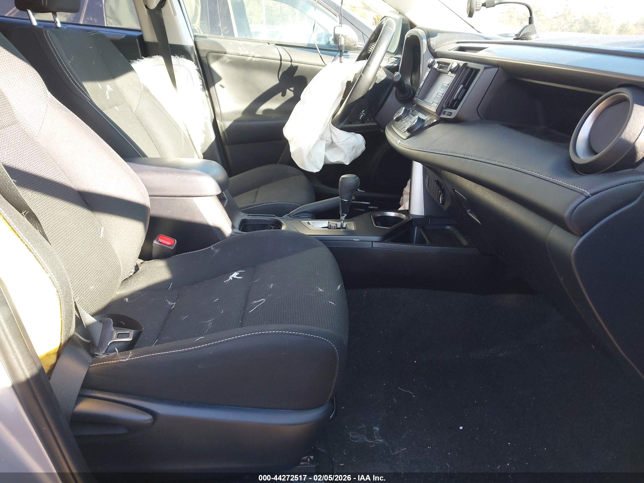 TOYOTA RAV4 image 5