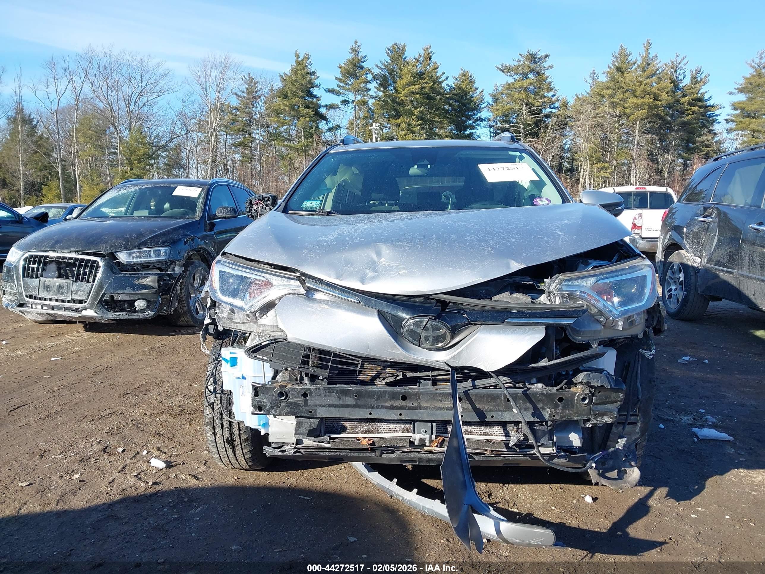 TOYOTA RAV4 image 6