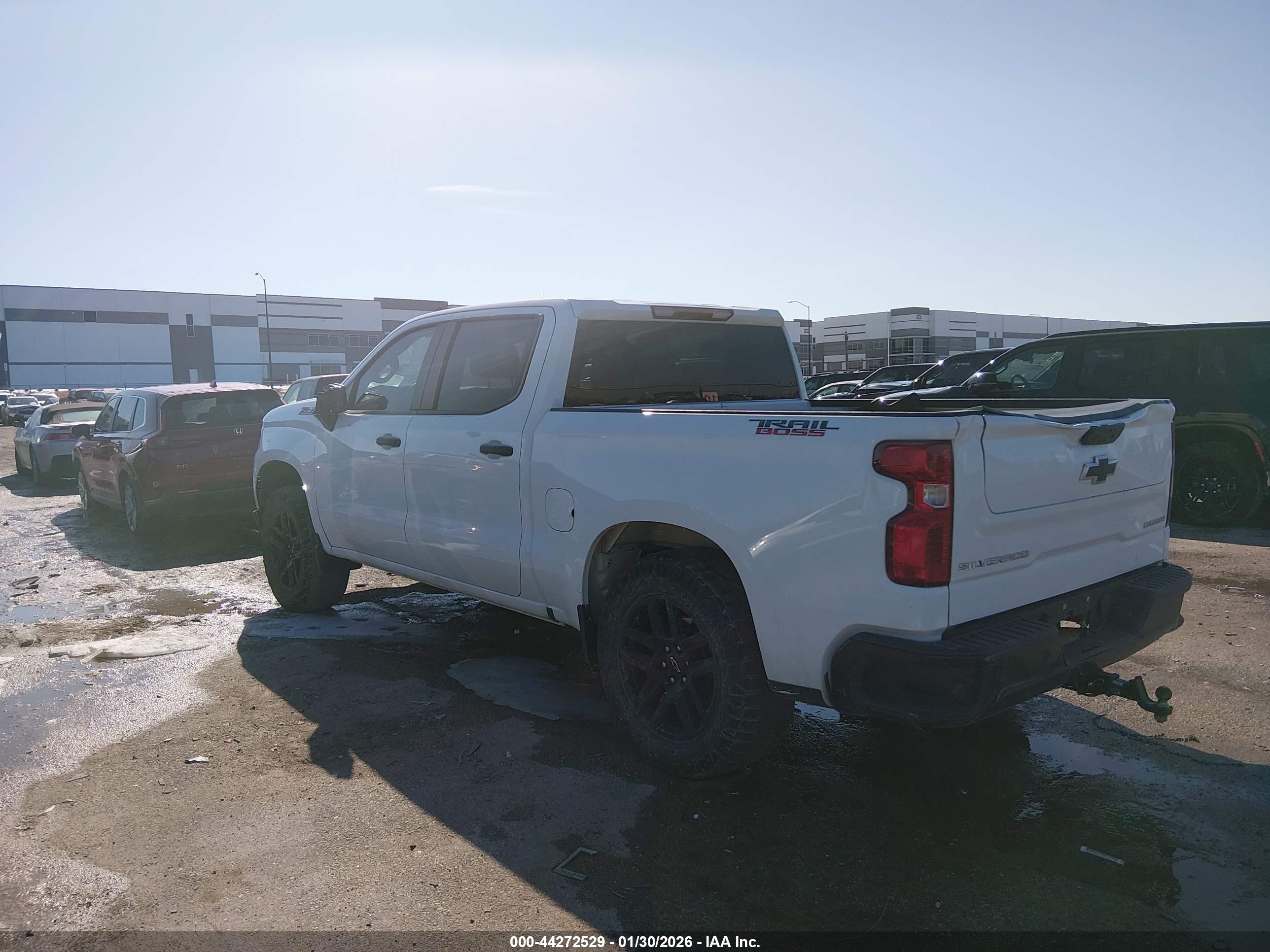 CHEVROLET SILVERADO image 3