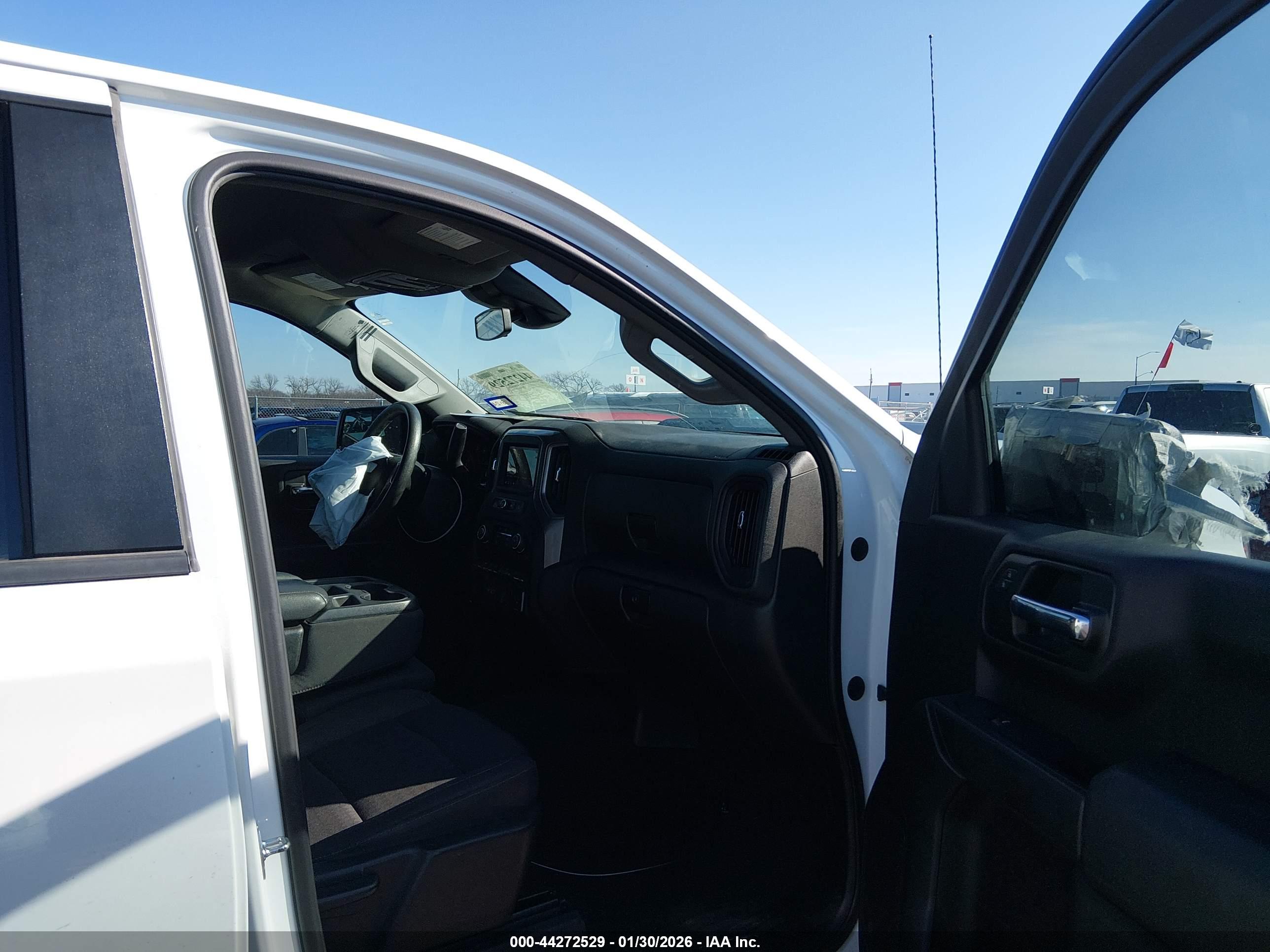 CHEVROLET SILVERADO image 5