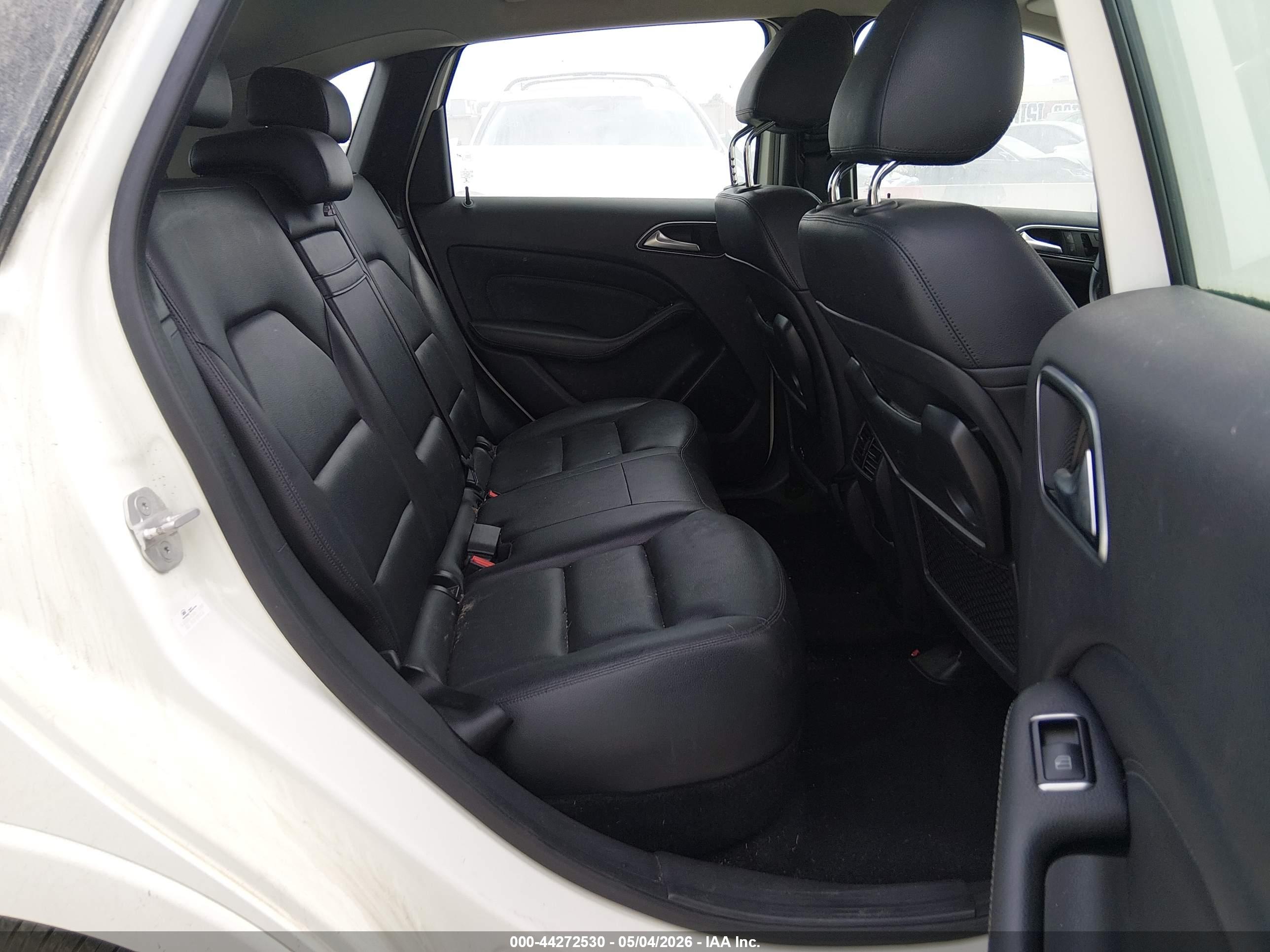 MERCEDES-BENZ B-CLASS image 8